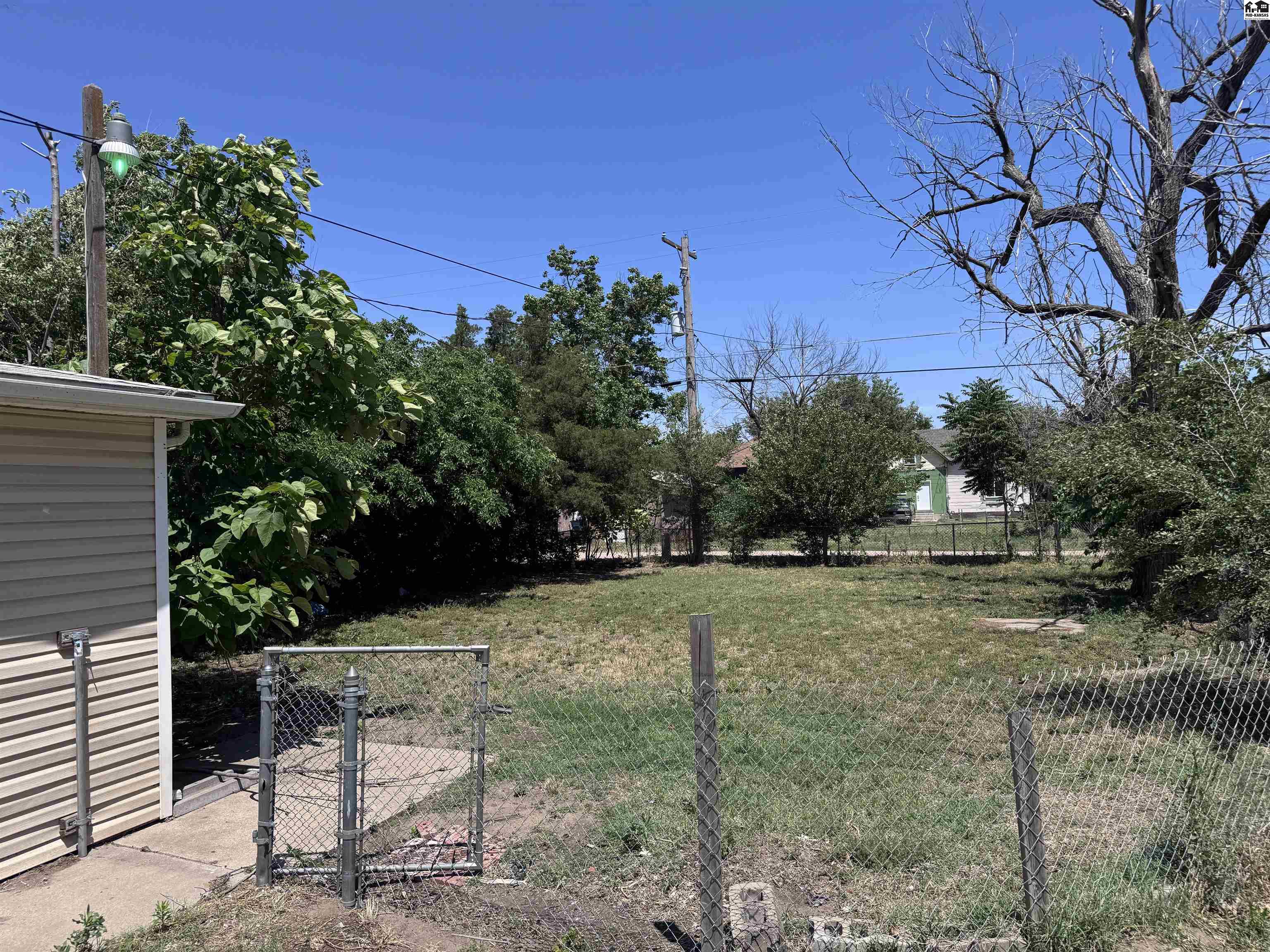 616 E Avenue C Hutchinson KS 67501