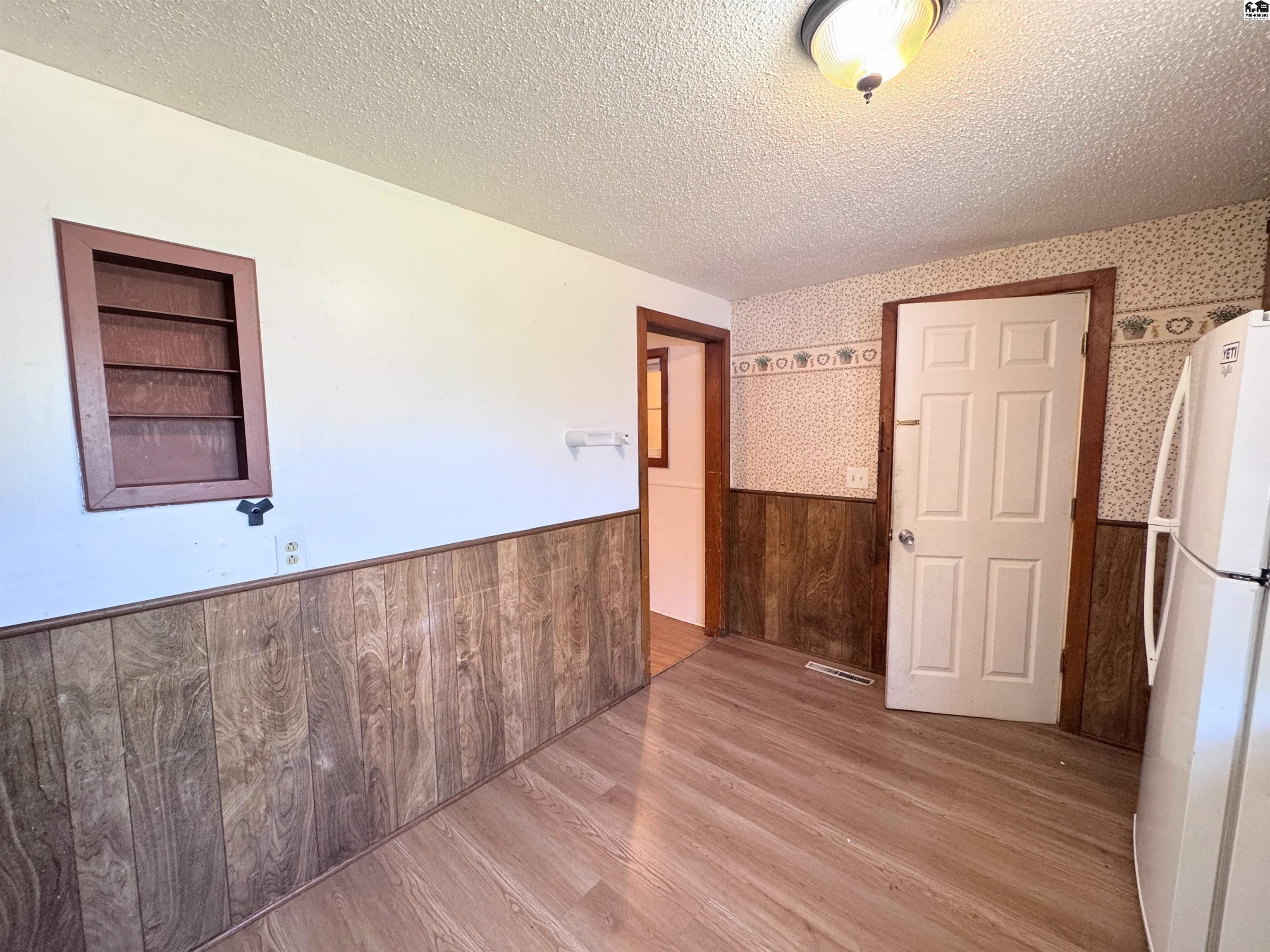 616 E Avenue C Hutchinson KS 67501
