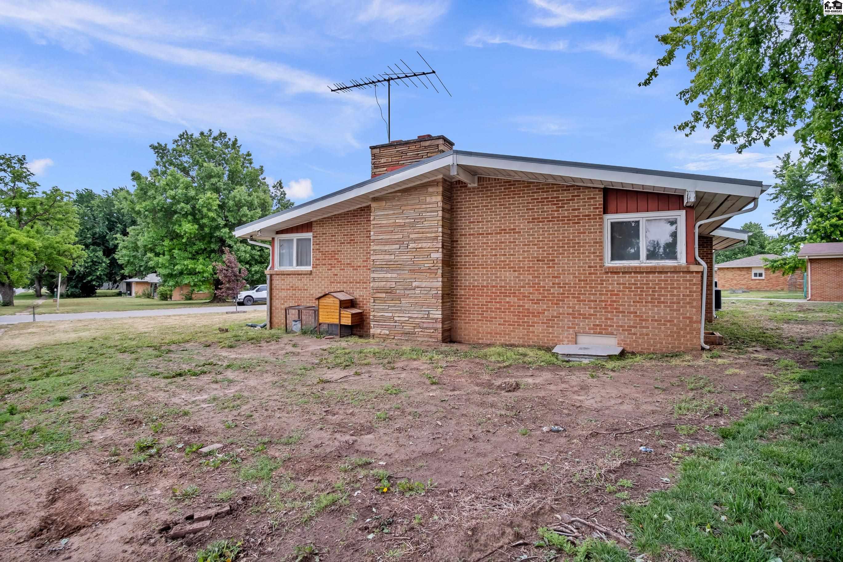 701 W Main Street Arlington KS 67514