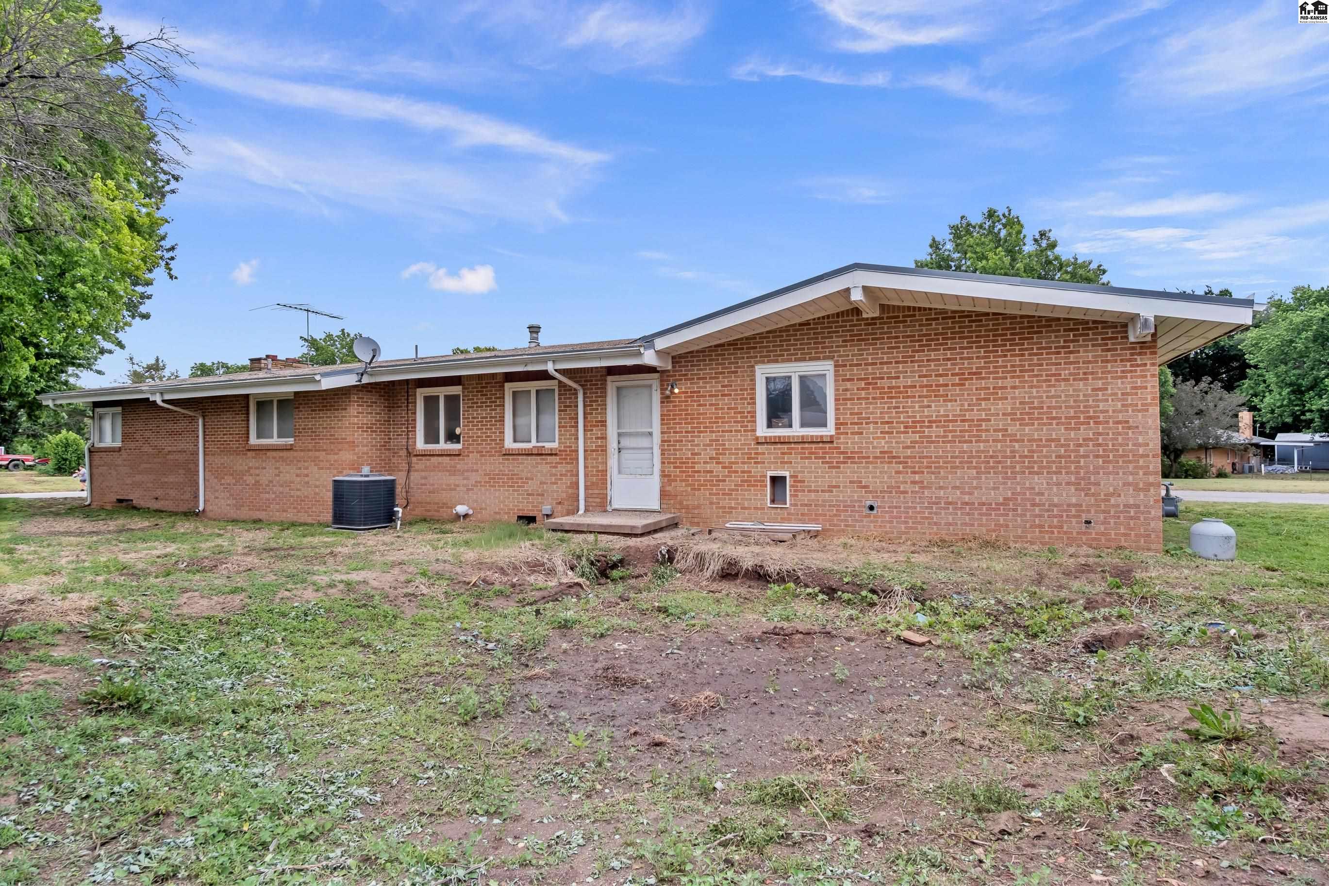 701 W Main Street Arlington KS 67514