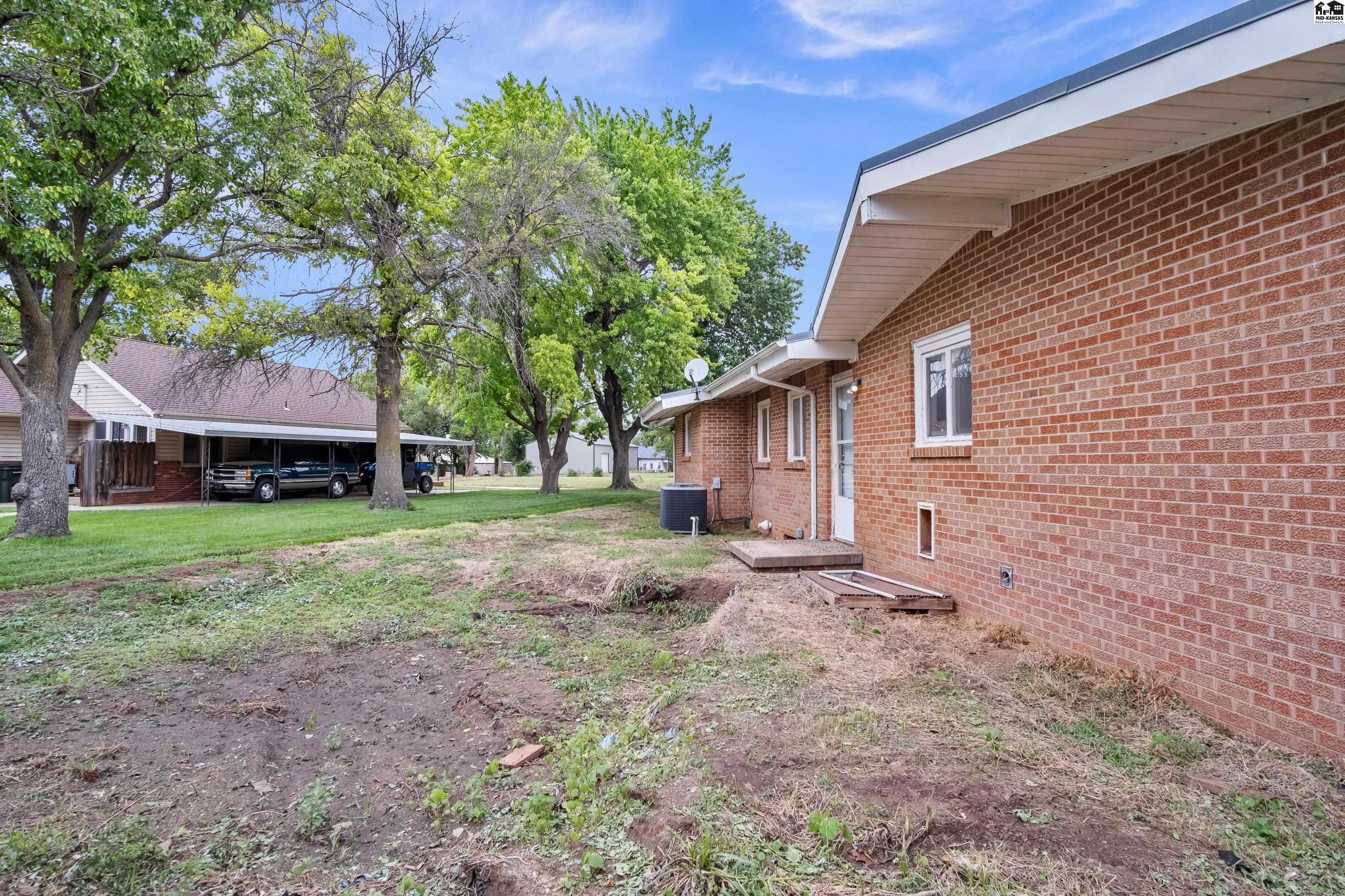 701 W Main Street Arlington KS 67514