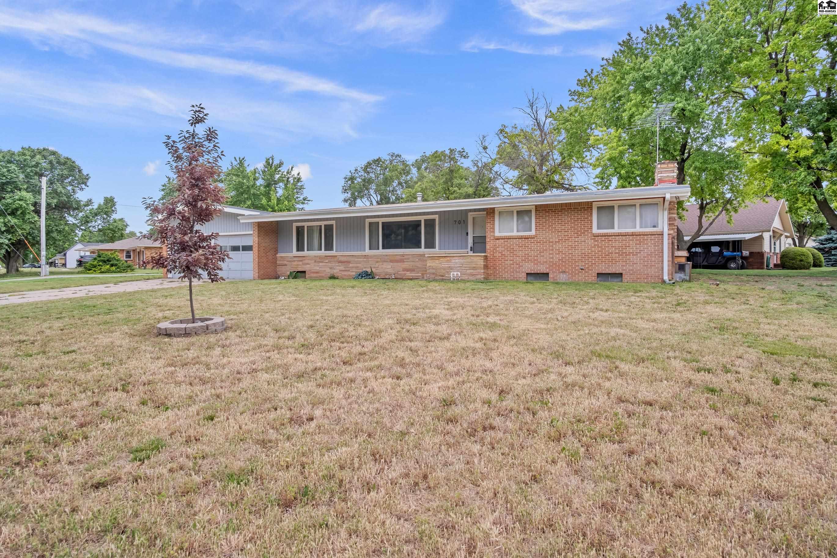 701 W Main Street Arlington KS 67514