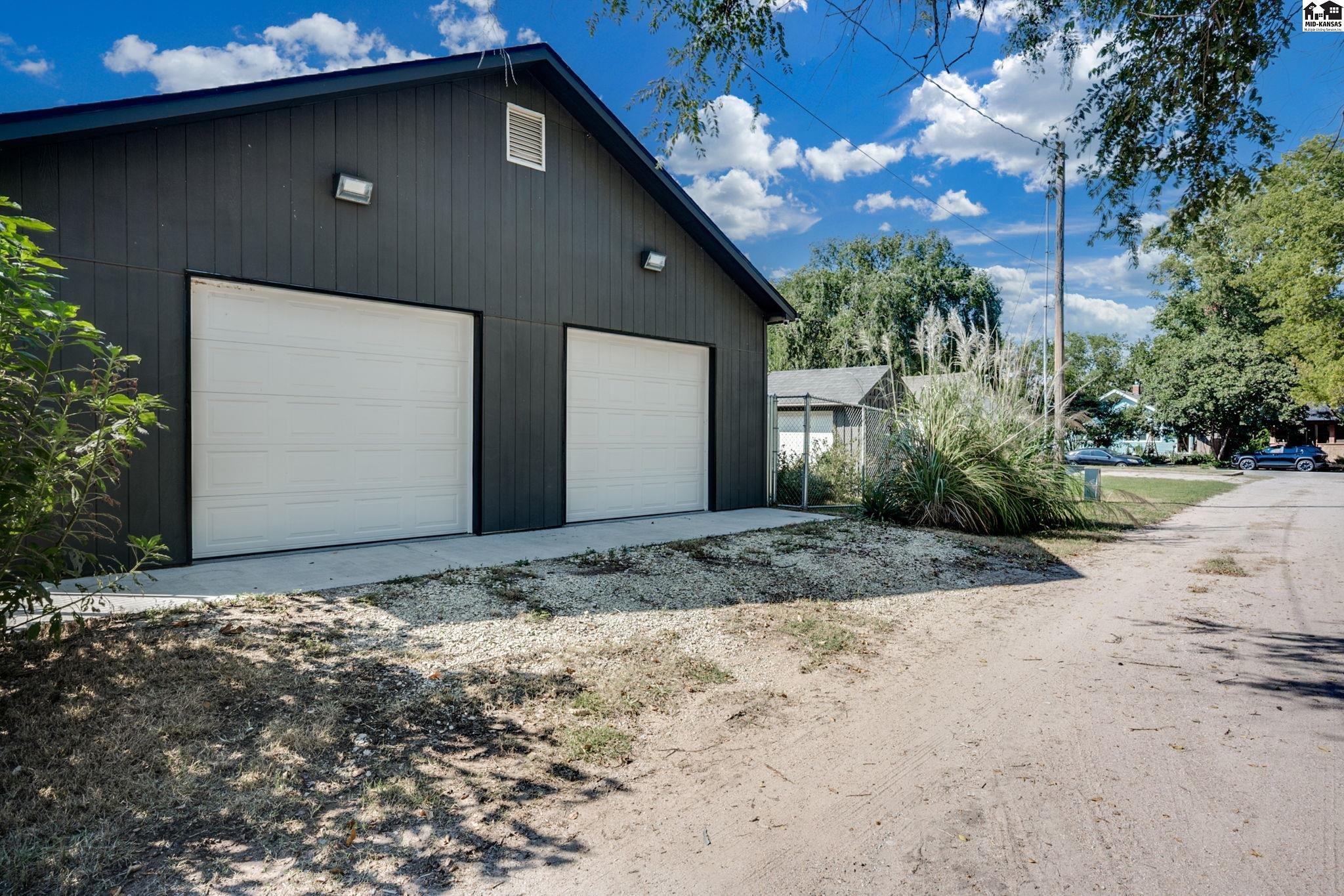 910 N Walnut Street Hutchinson KS 67501