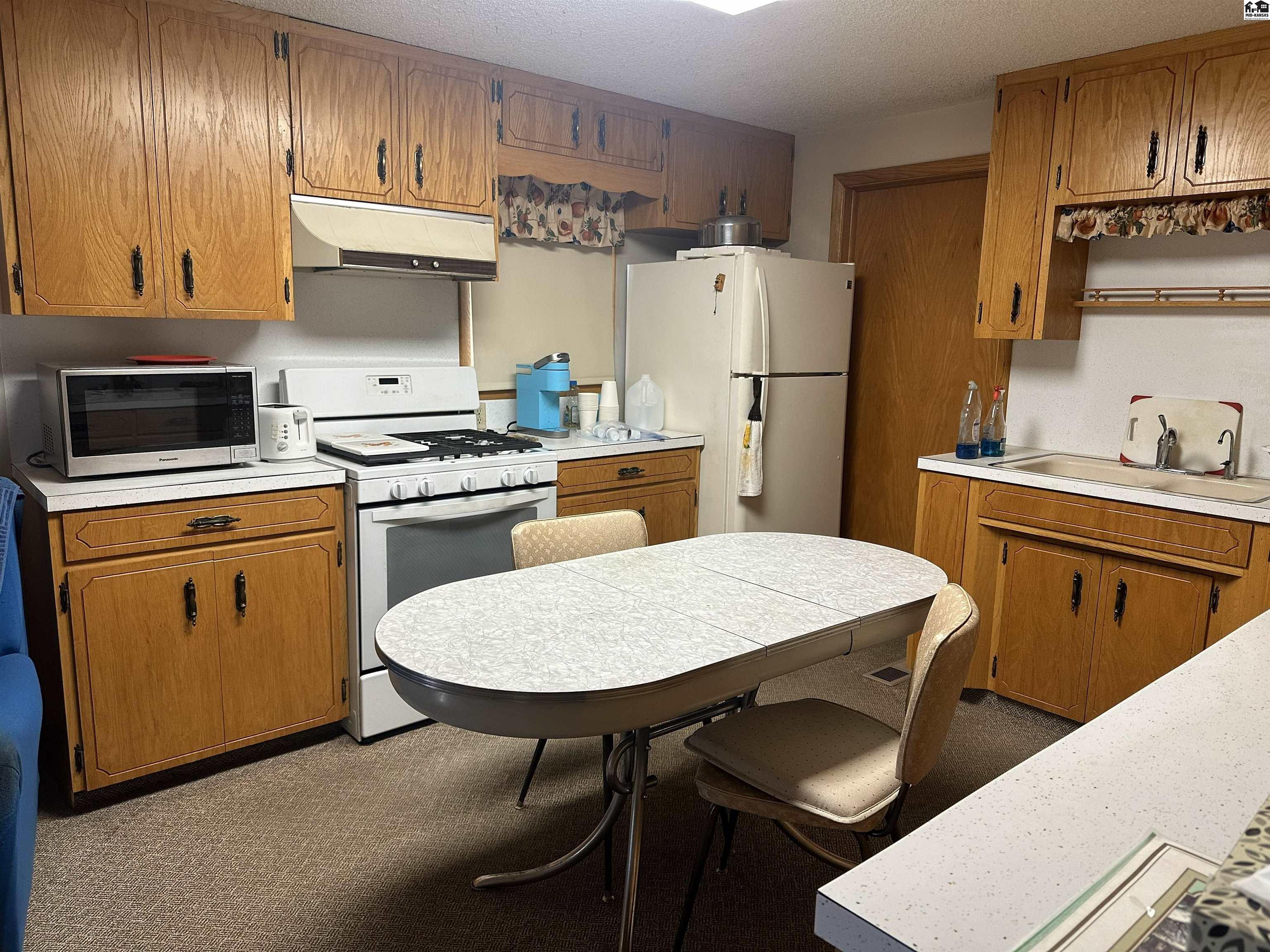 9413 E Castleton Road Haven KS 67543