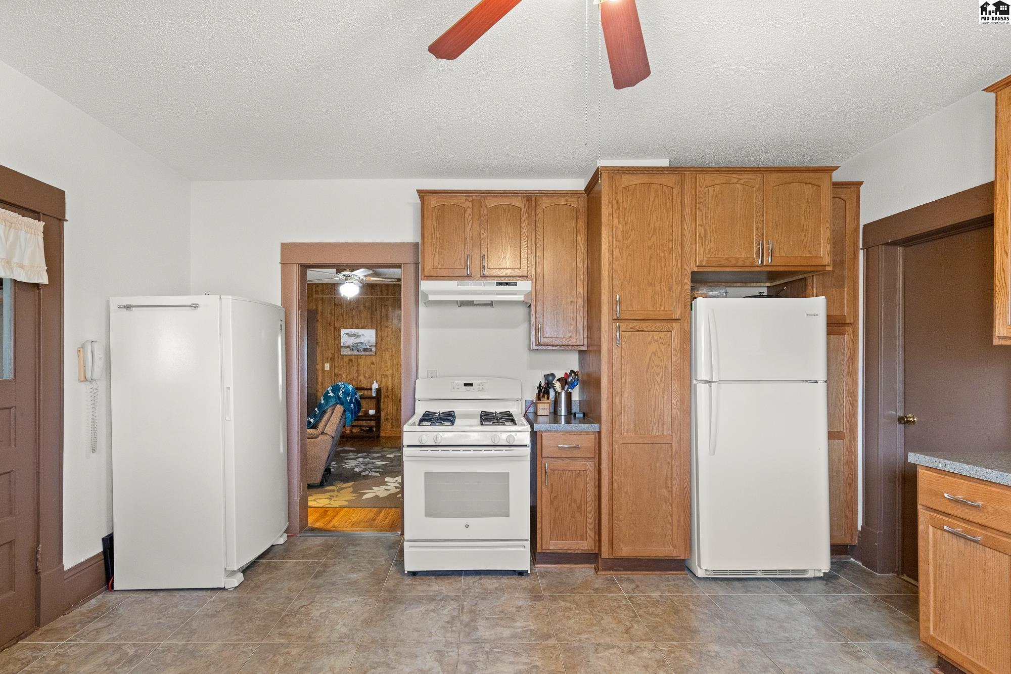 109 E 2nd Street Haven KS 67543