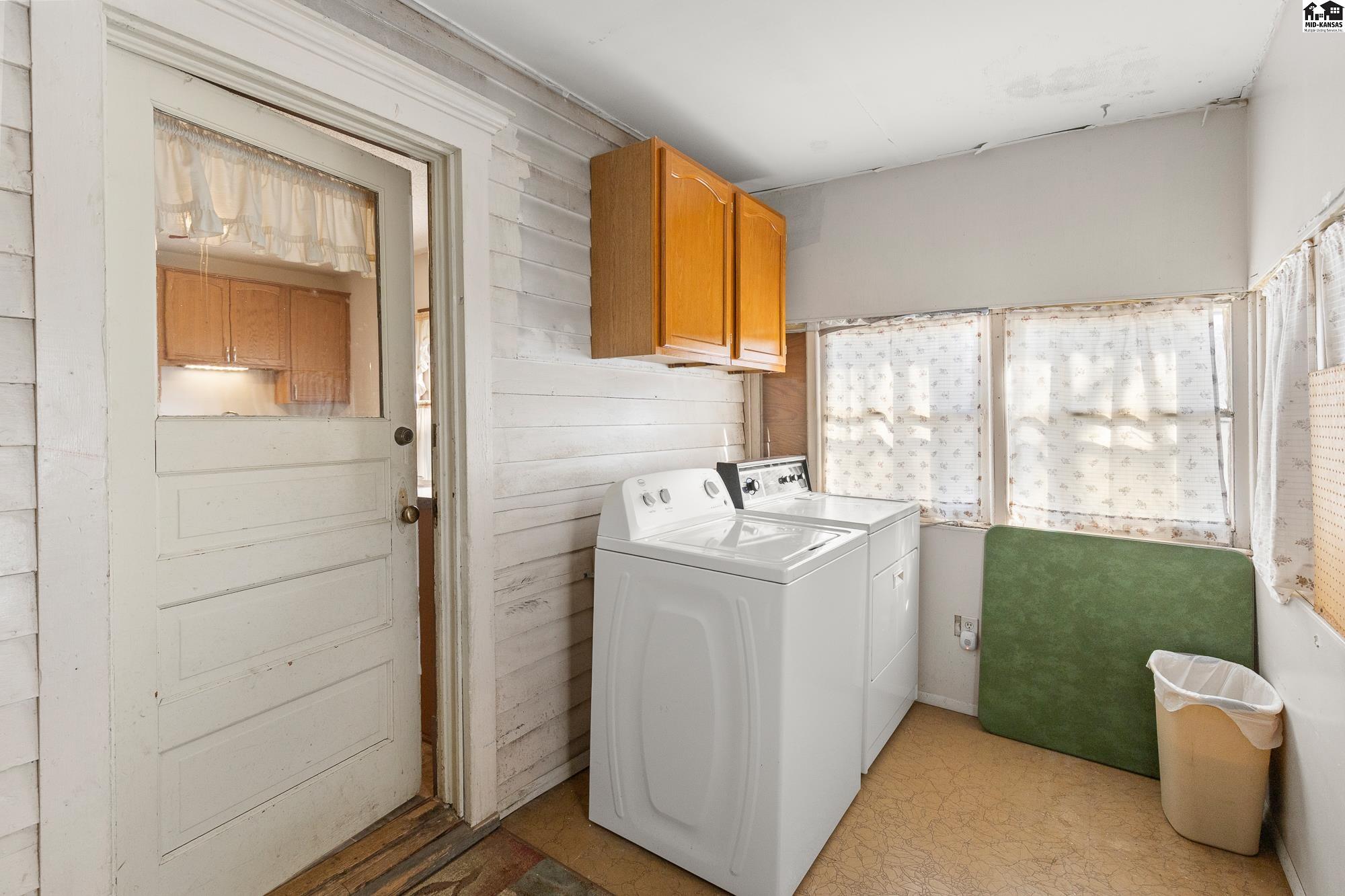 109 E 2nd Street Haven KS 67543