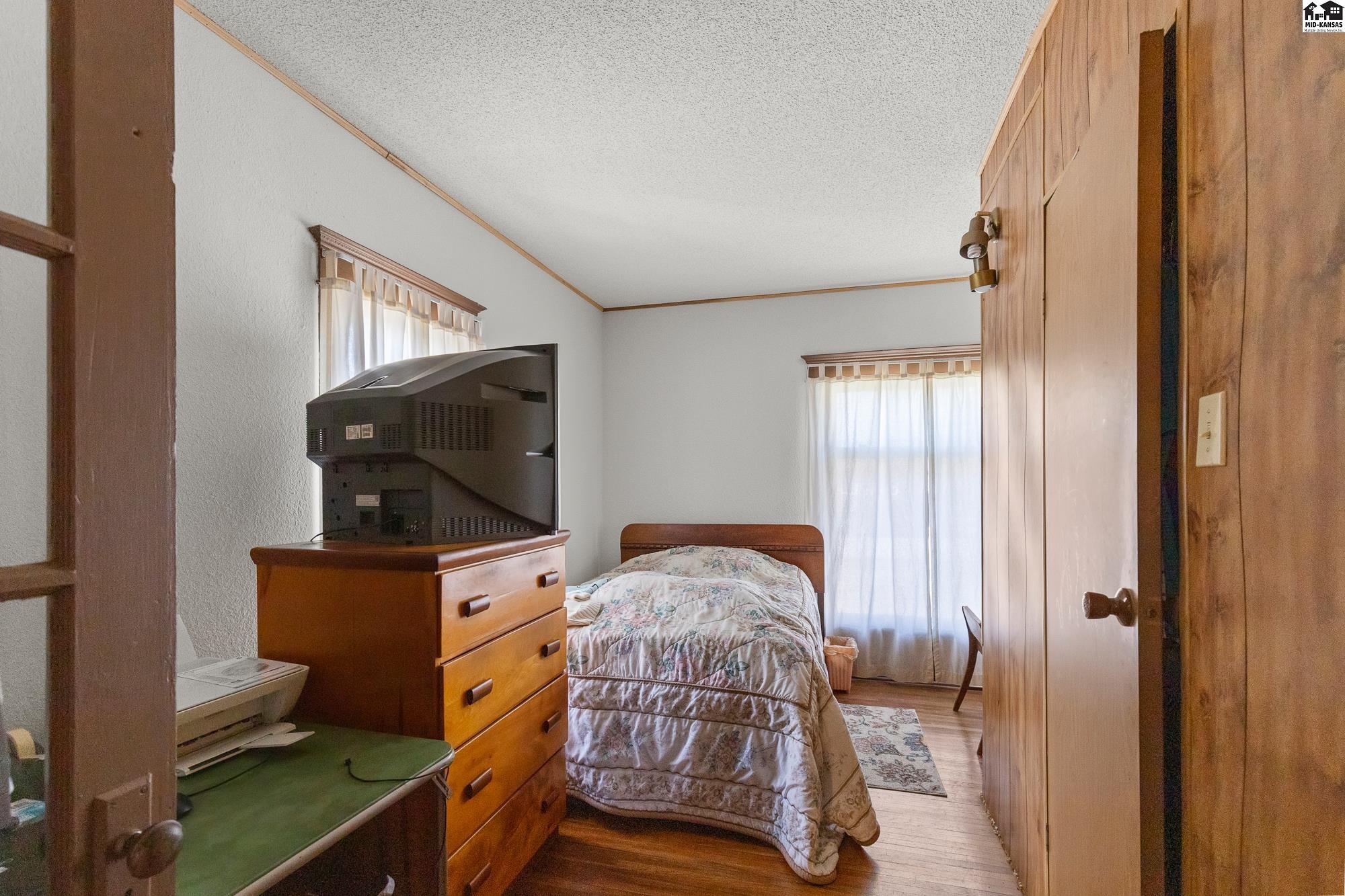 109 E 2nd Street Haven KS 67543