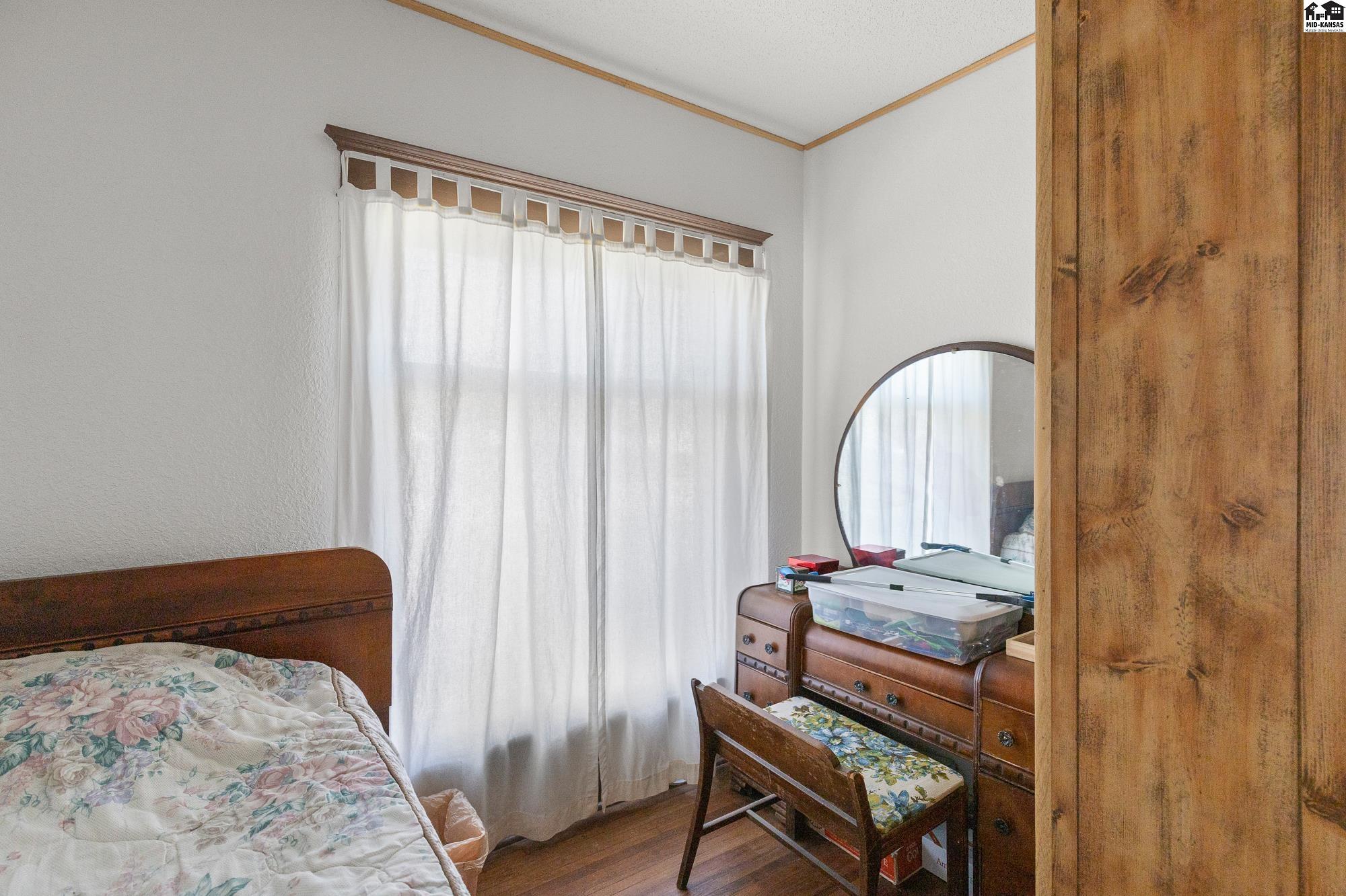 109 E 2nd Street Haven KS 67543