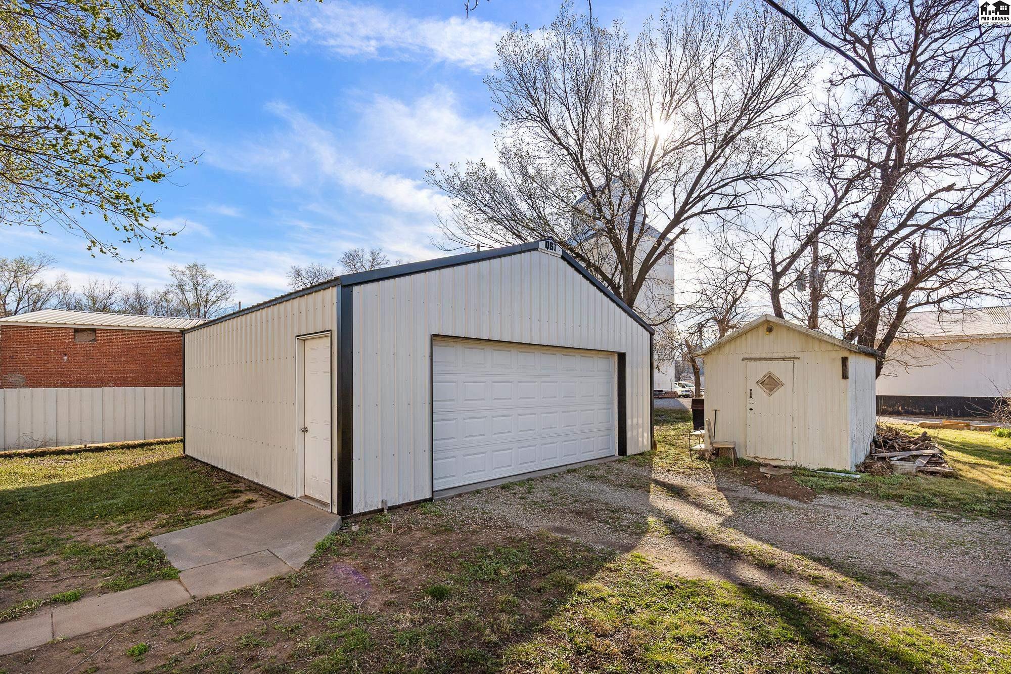 109 E 2nd Street Haven KS 67543