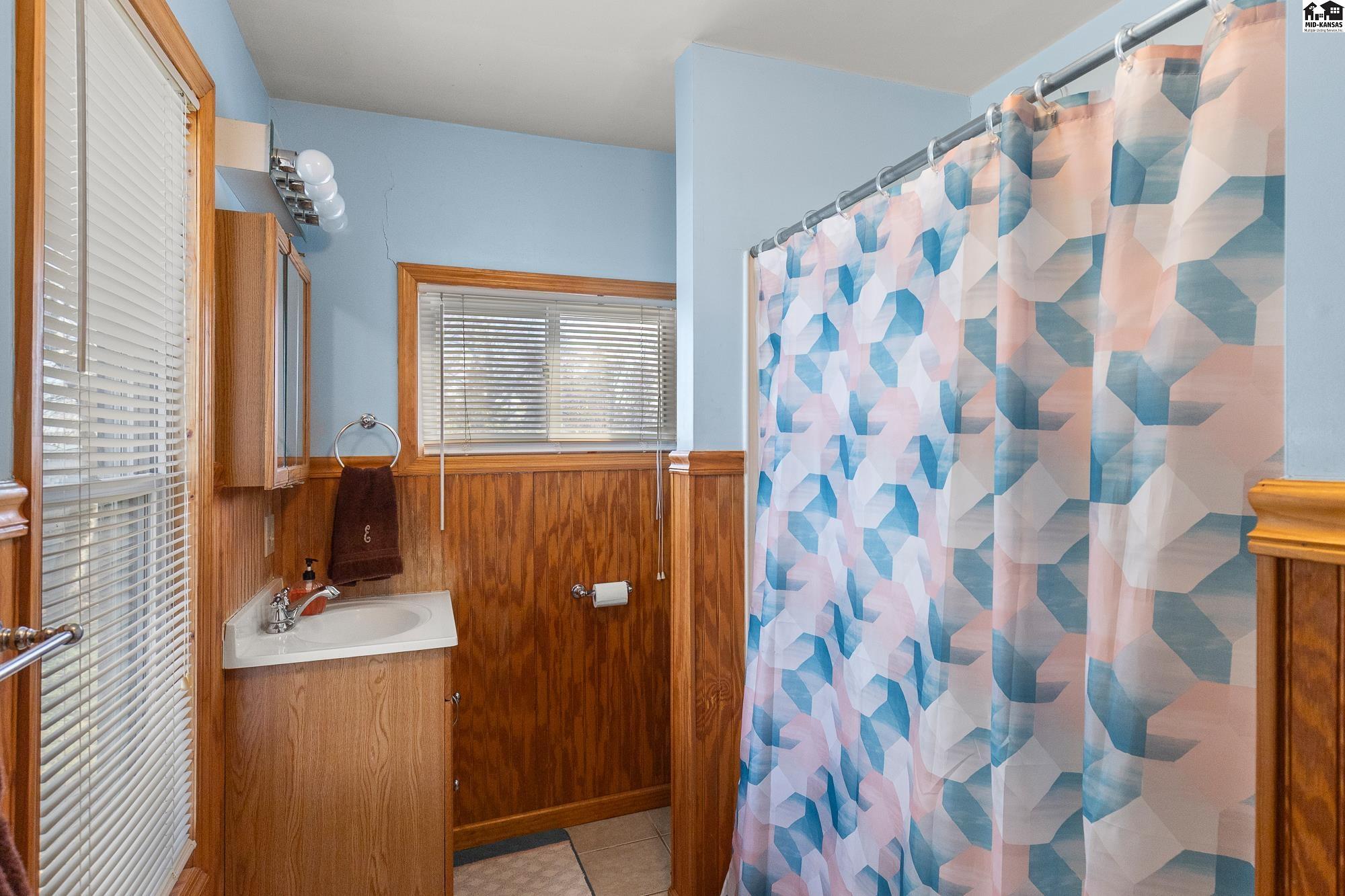 109 E 2nd Street Haven KS 67543
