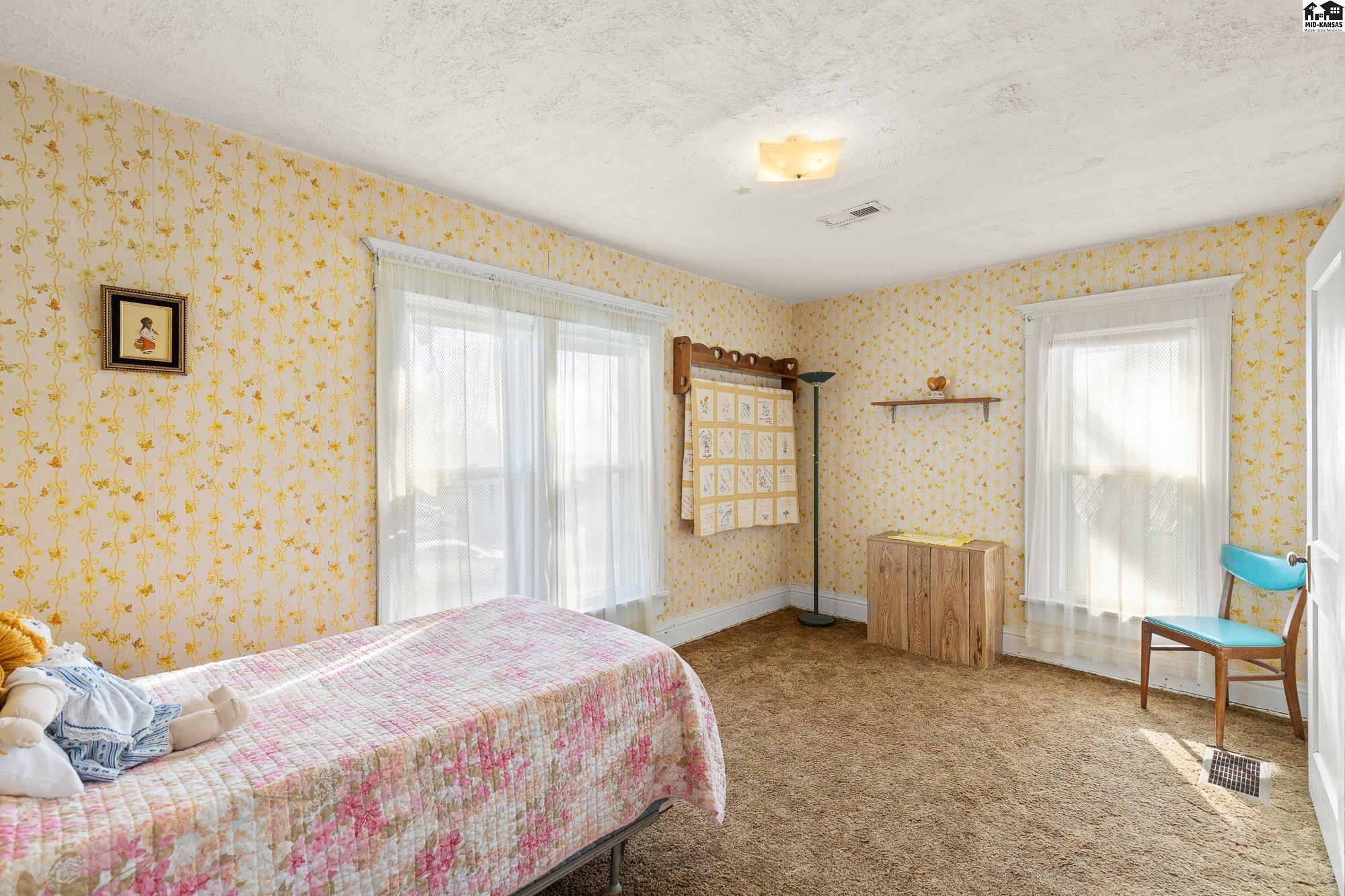 109 E 2nd Street Haven KS 67543