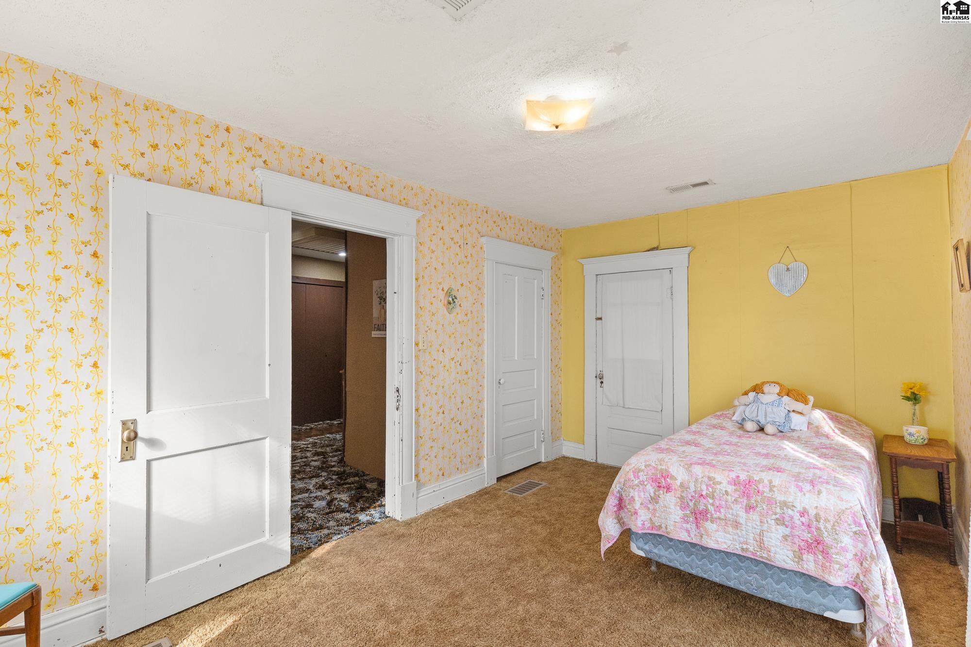 109 E 2nd Street Haven KS 67543