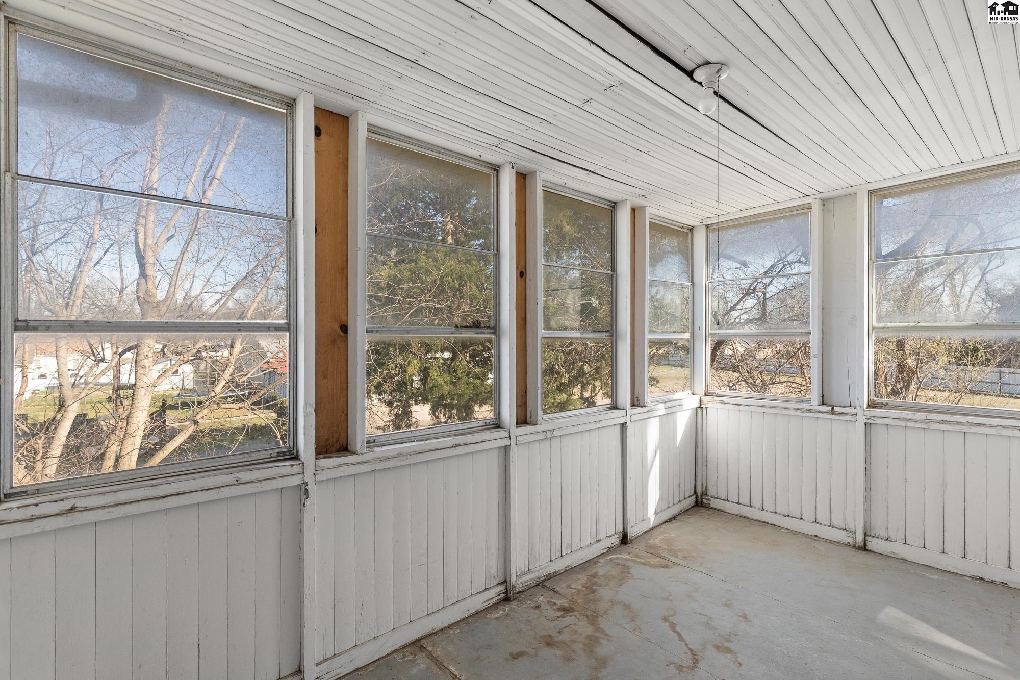 109 E 2nd Street Haven KS 67543