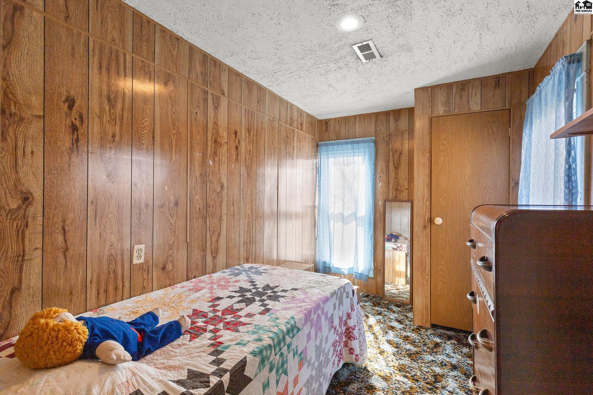 109 E 2nd Street Haven KS 67543