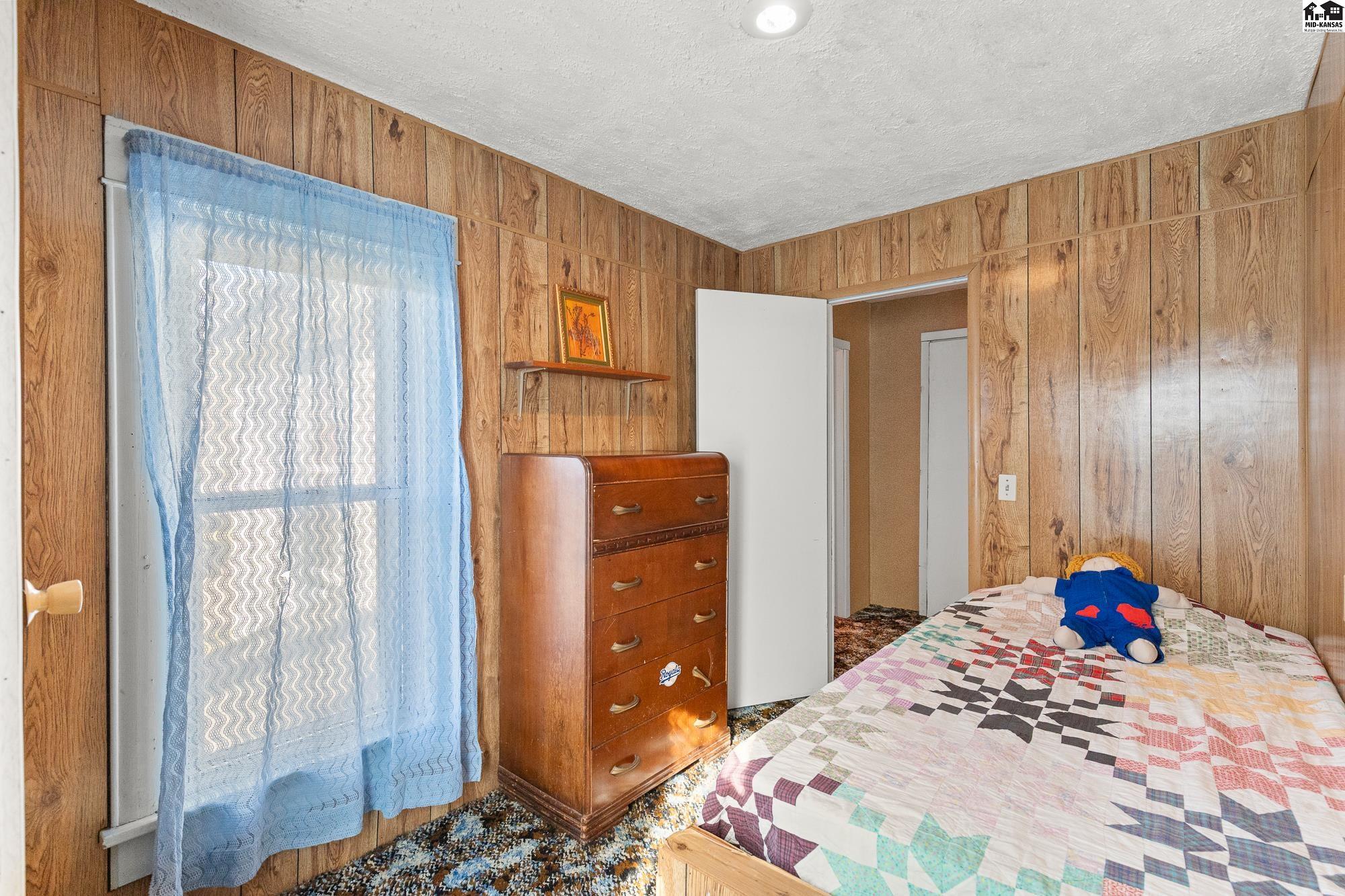 109 E 2nd Street Haven KS 67543