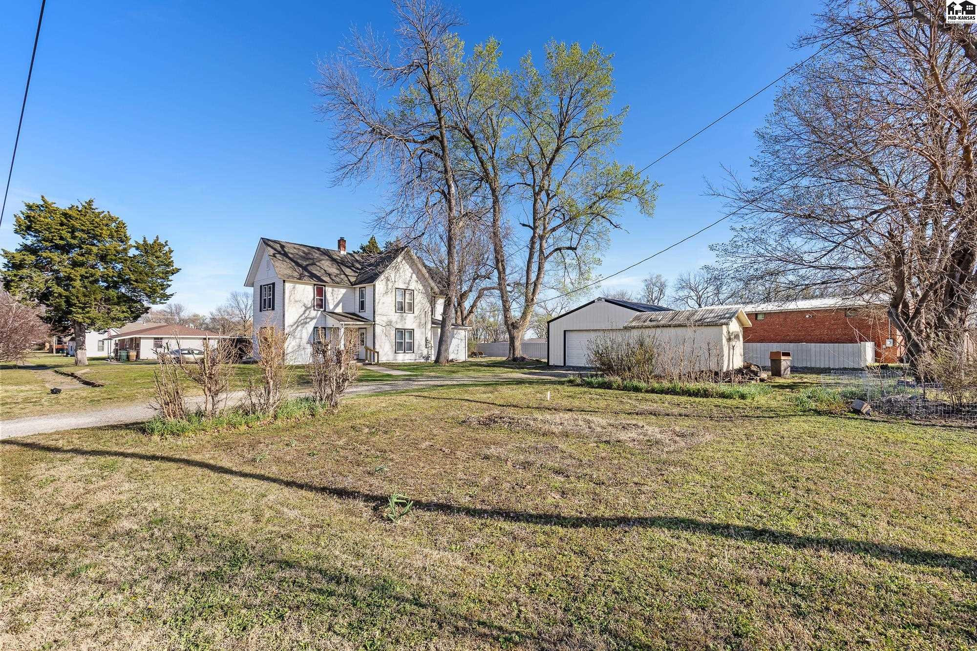 109 E 2nd Street Haven KS 67543