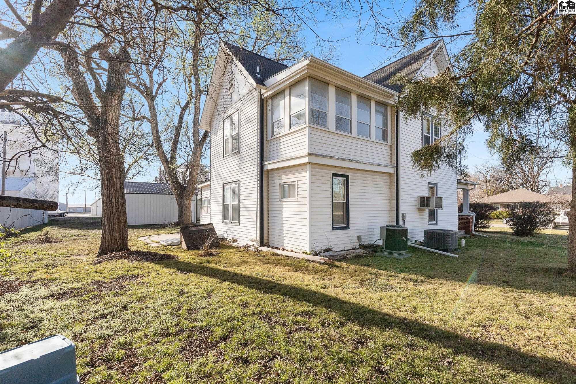109 E 2nd Street Haven KS 67543