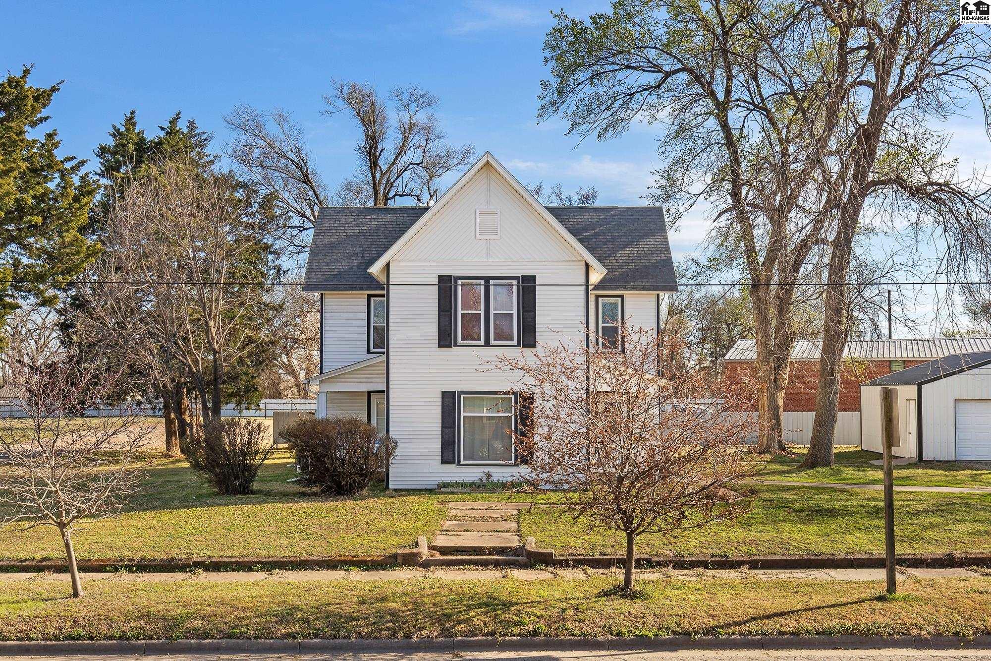 109 E 2nd Street Haven KS 67543