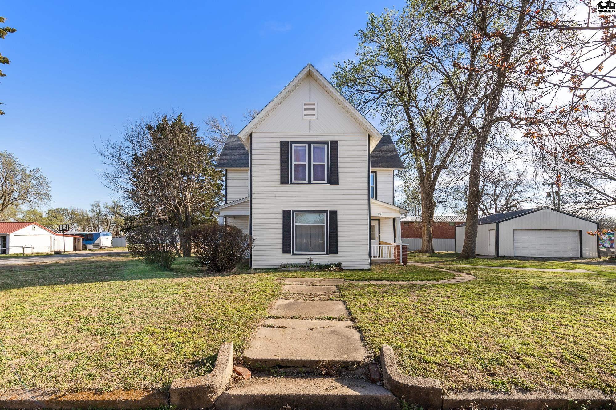 109 E 2nd Street Haven KS 67543