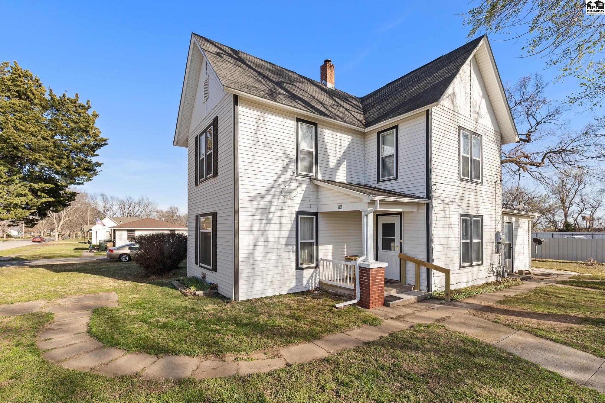 109 E 2nd Street Haven KS 67543