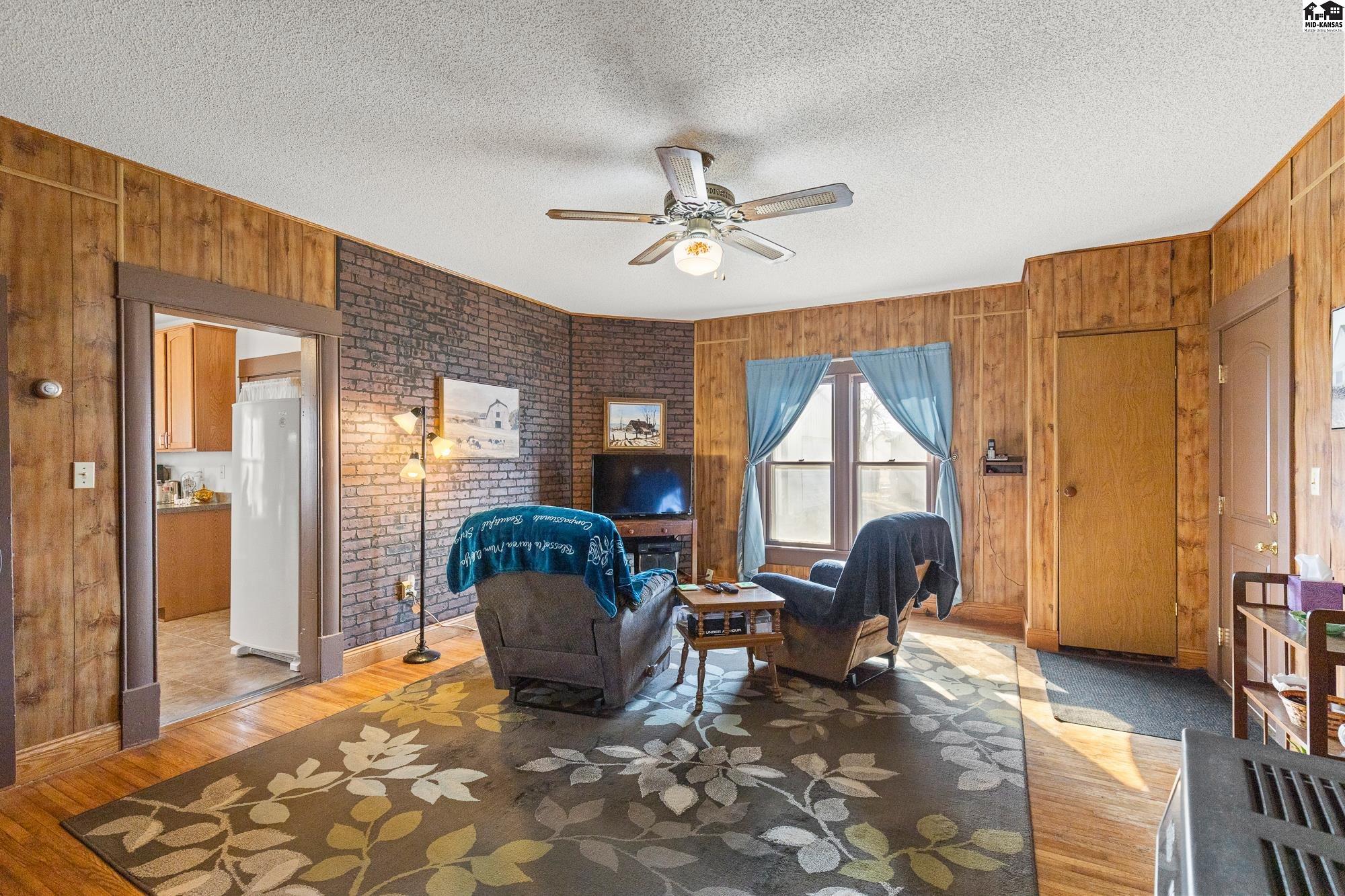 109 E 2nd Street Haven KS 67543