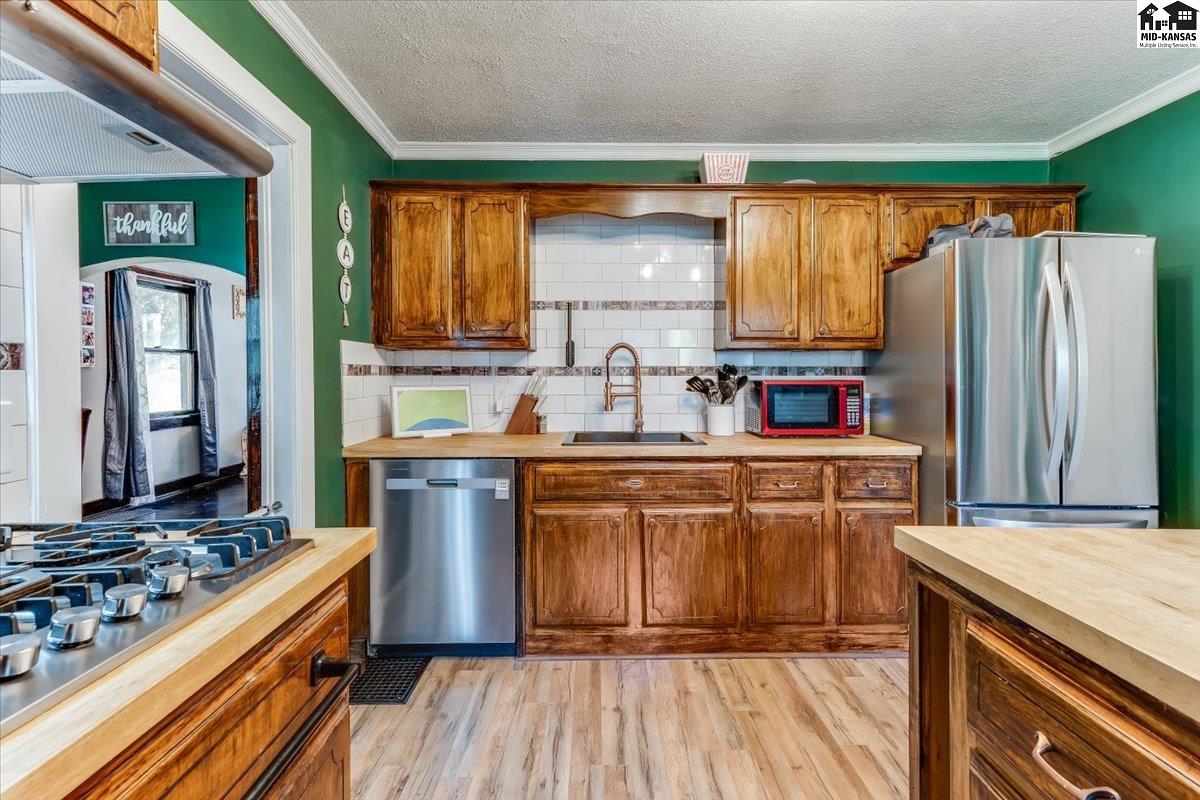 225 W 9th Avenue Hutchinson KS 67501