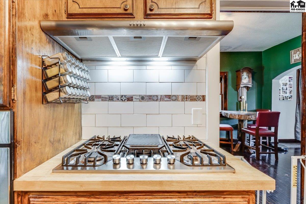 225 W 9th Avenue Hutchinson KS 67501