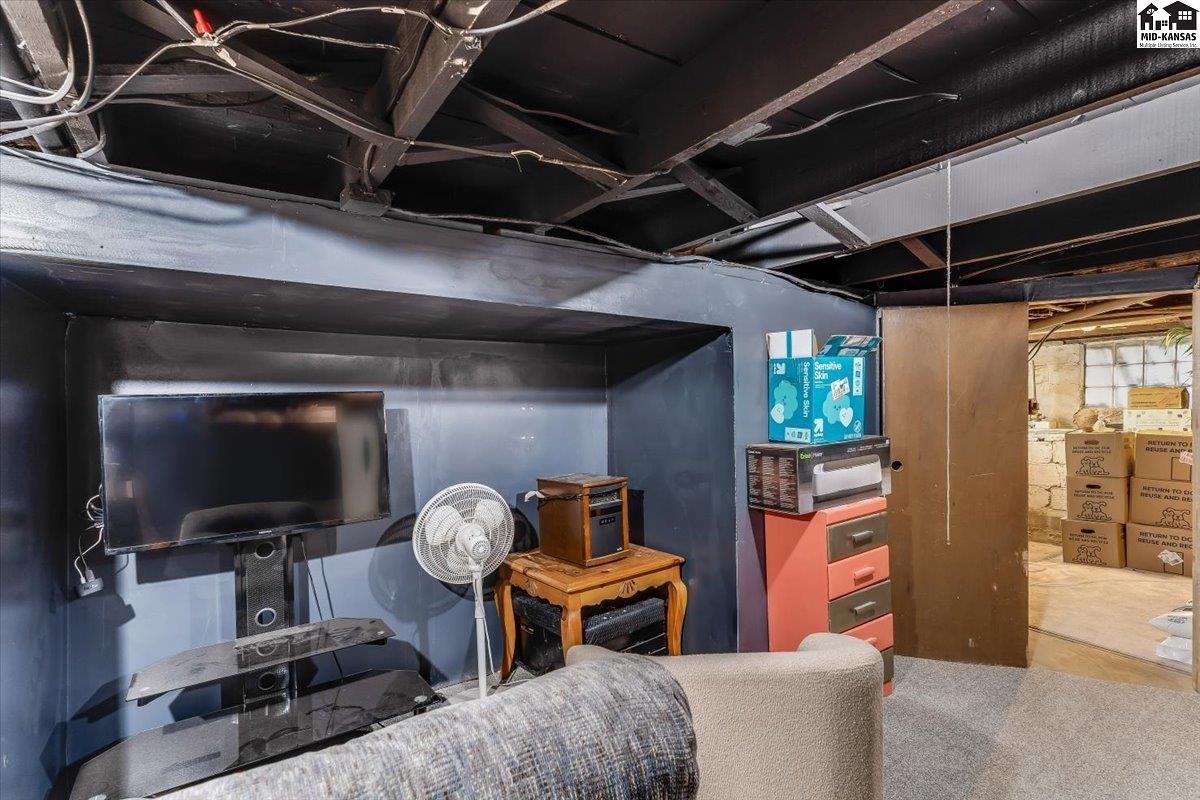225 W 9th Avenue Hutchinson KS 67501