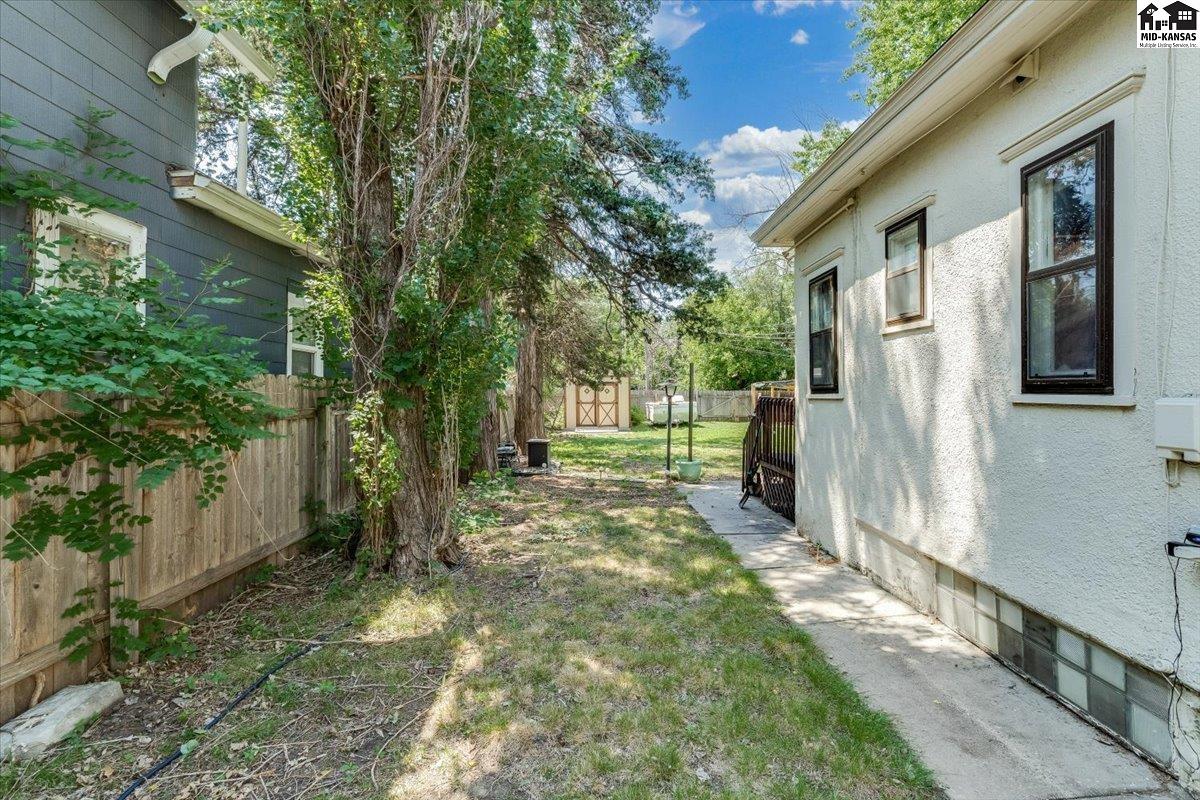 225 W 9th Avenue Hutchinson KS 67501