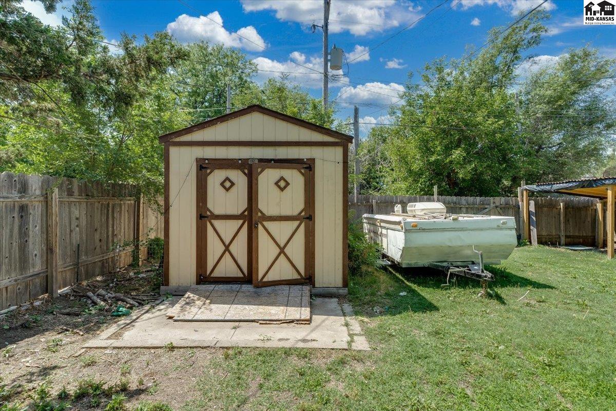 225 W 9th Avenue Hutchinson KS 67501
