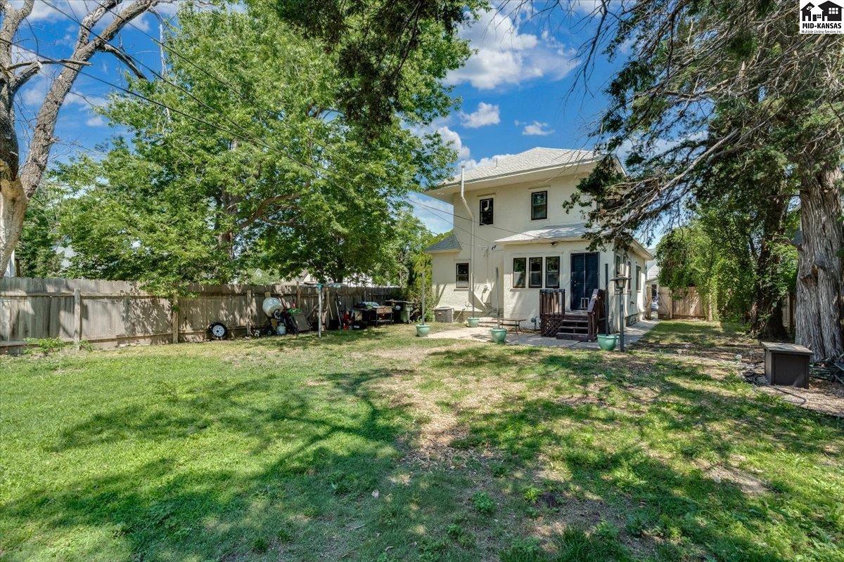 225 W 9th Avenue Hutchinson KS 67501