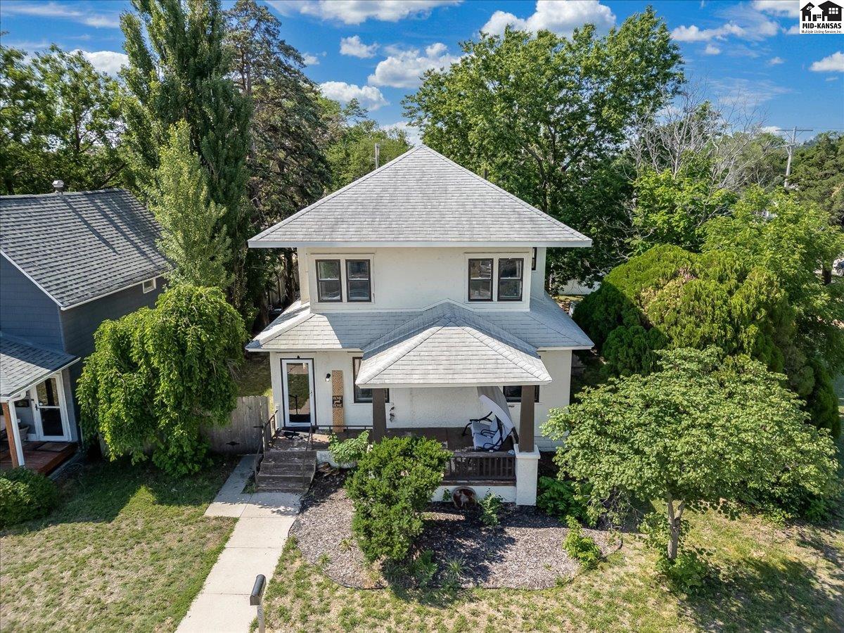 225 W 9th Avenue Hutchinson KS 67501