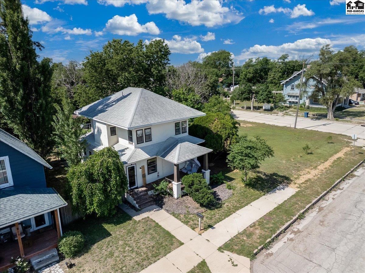 225 W 9th Avenue Hutchinson KS 67501