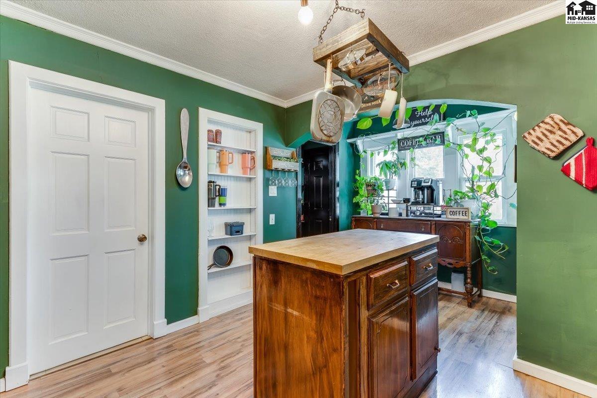225 W 9th Avenue Hutchinson KS 67501
