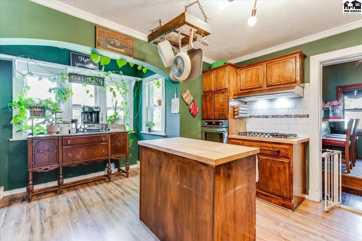 225 W 9th Avenue Hutchinson KS 67501