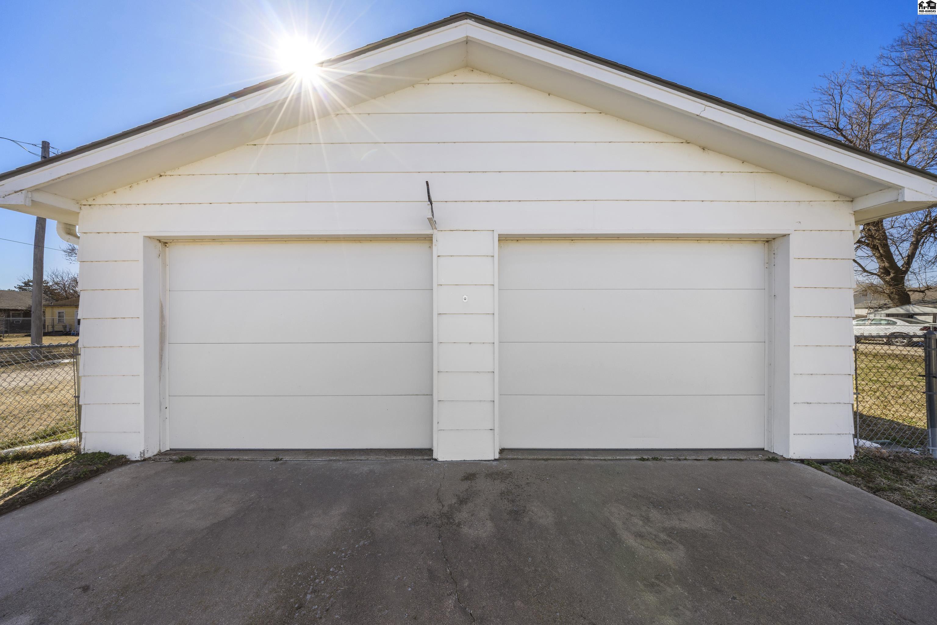 920 E. 3rd Avenue Hutchinson KS 67501