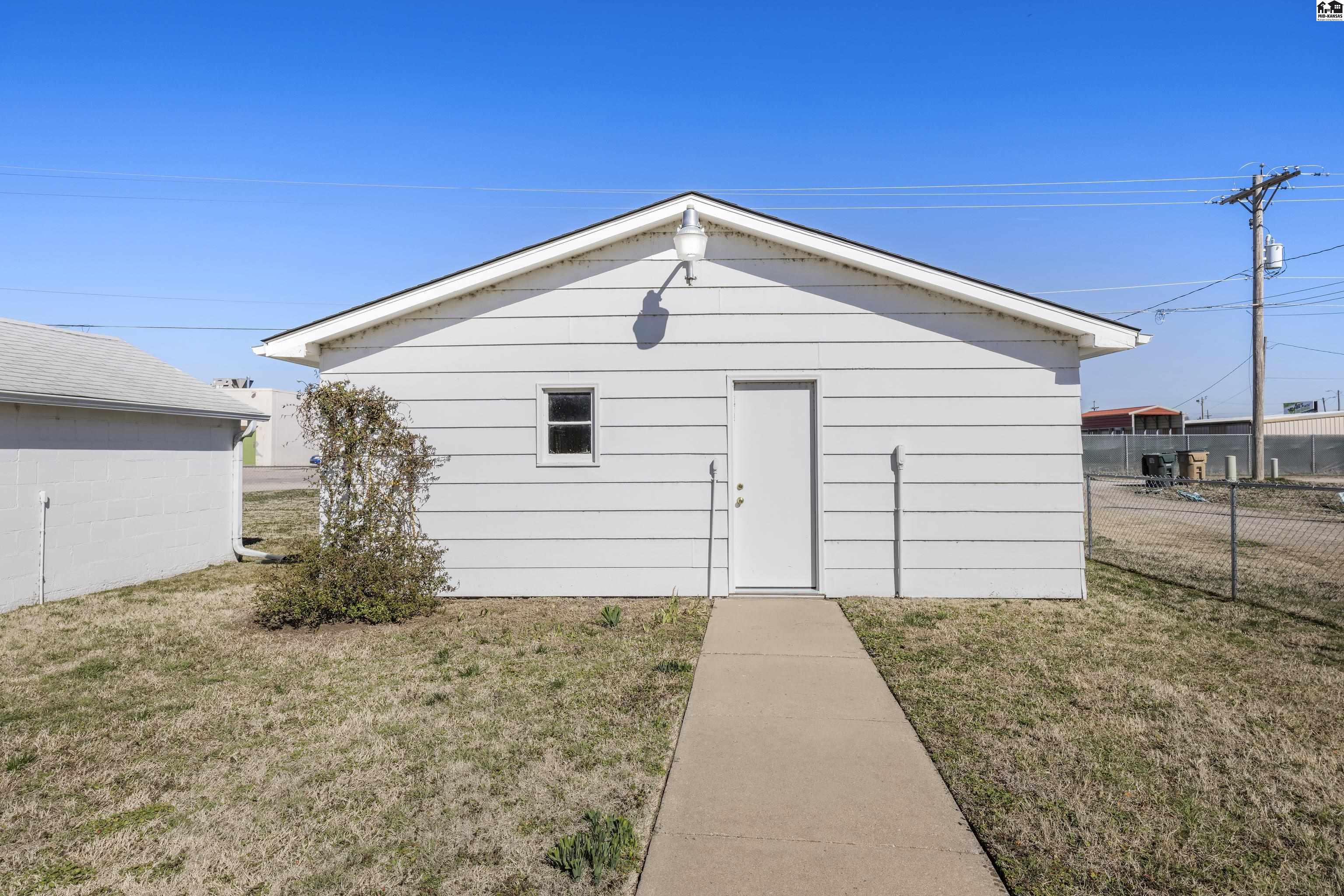 920 E. 3rd Avenue Hutchinson KS 67501