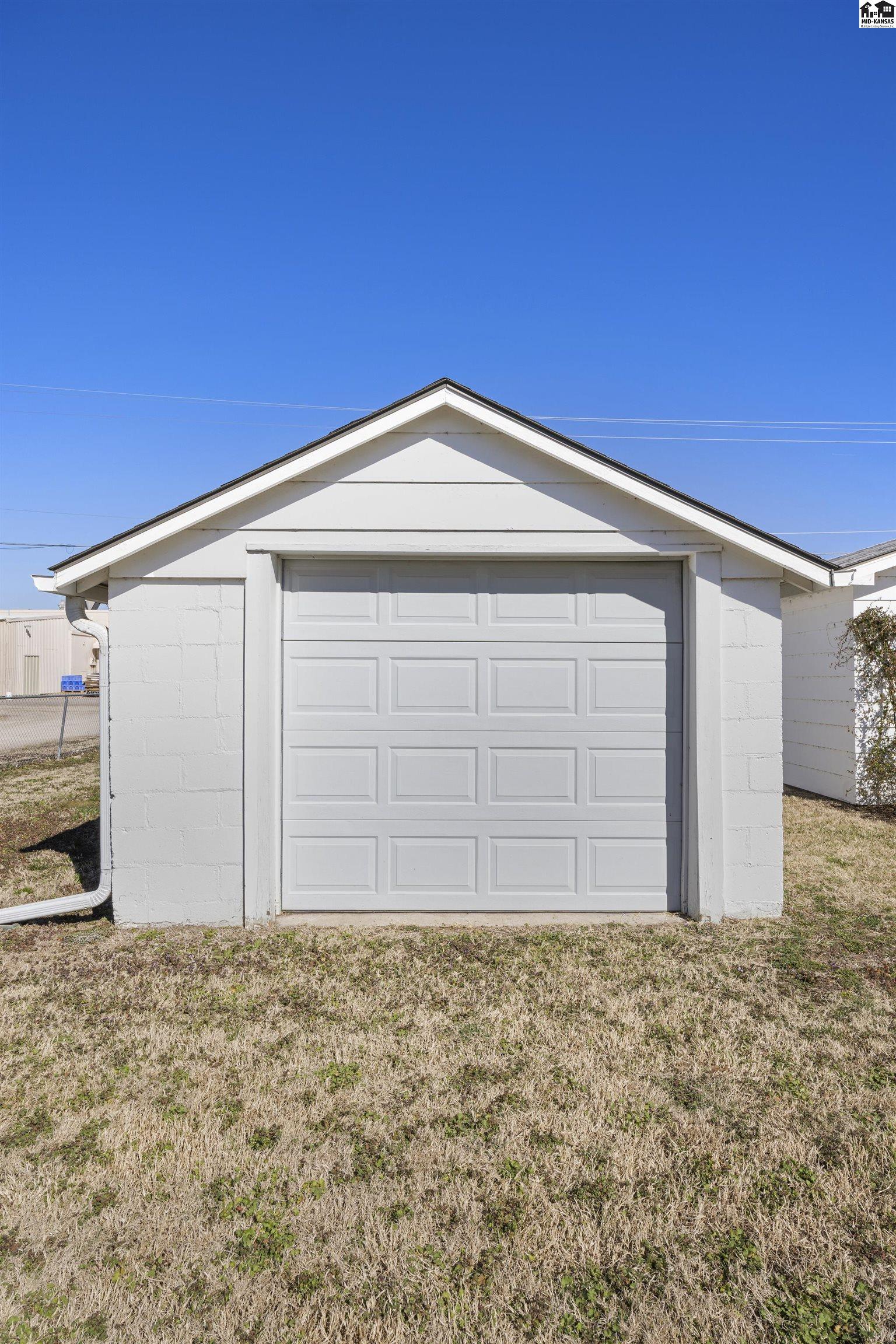 920 E. 3rd Avenue Hutchinson KS 67501