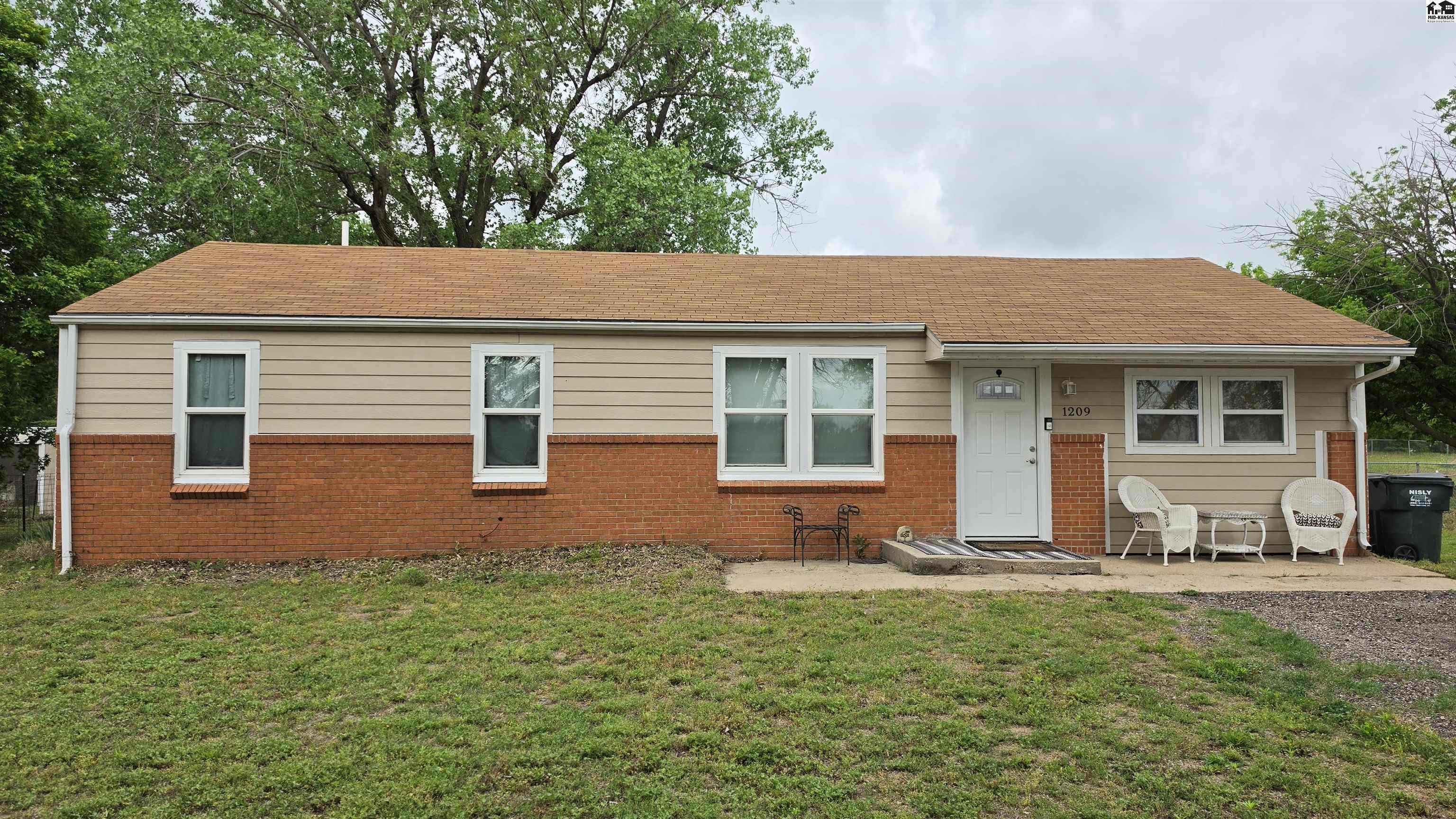 1209 N Kent Road Hutchinson KS 67501