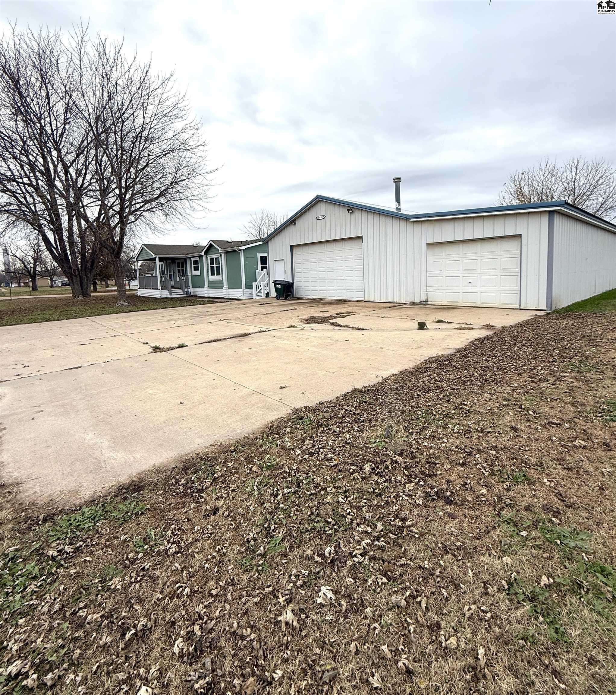 610 Ash Street Harper KS 67058