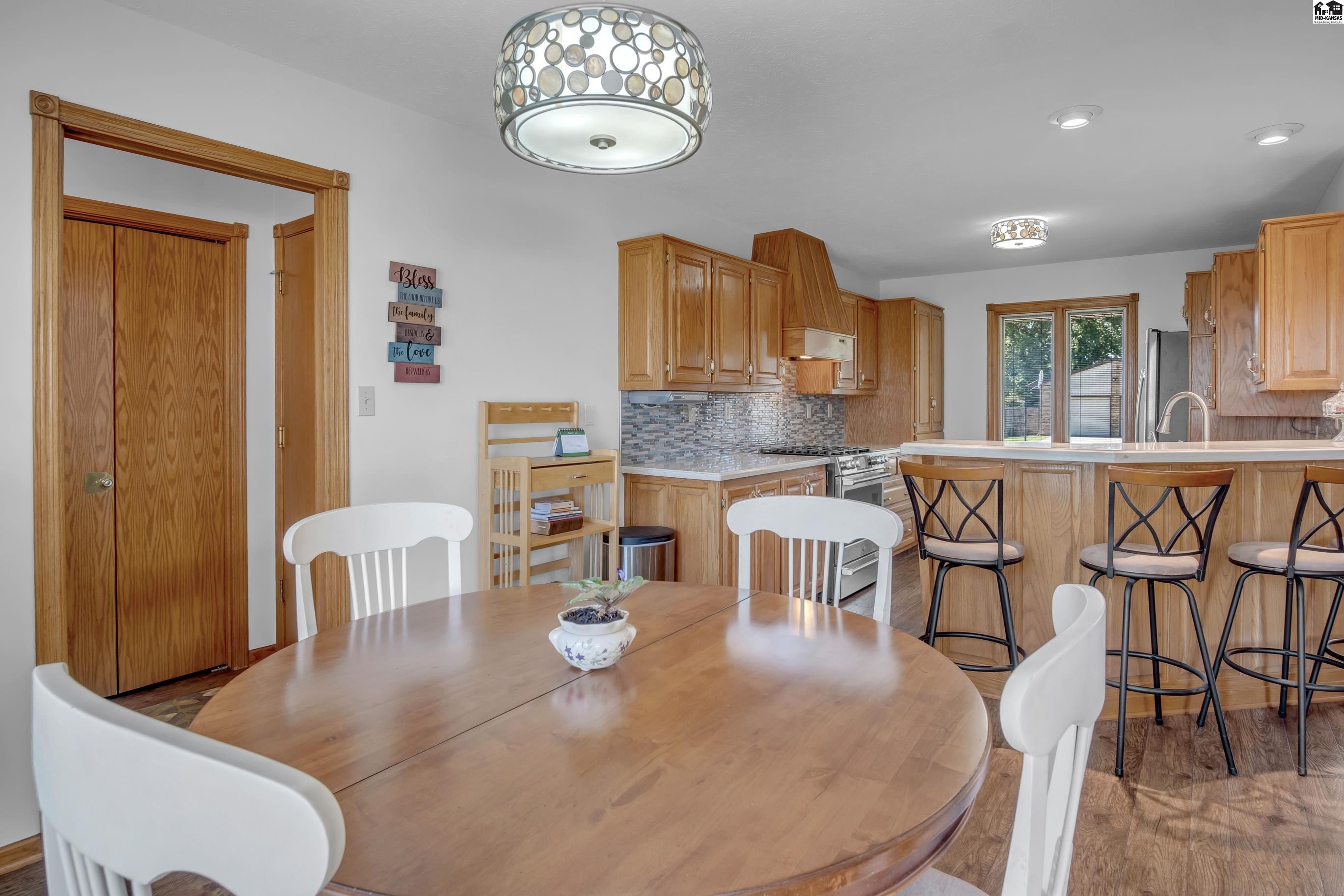 802 Idlewild Drive Hutchinson KS 67502