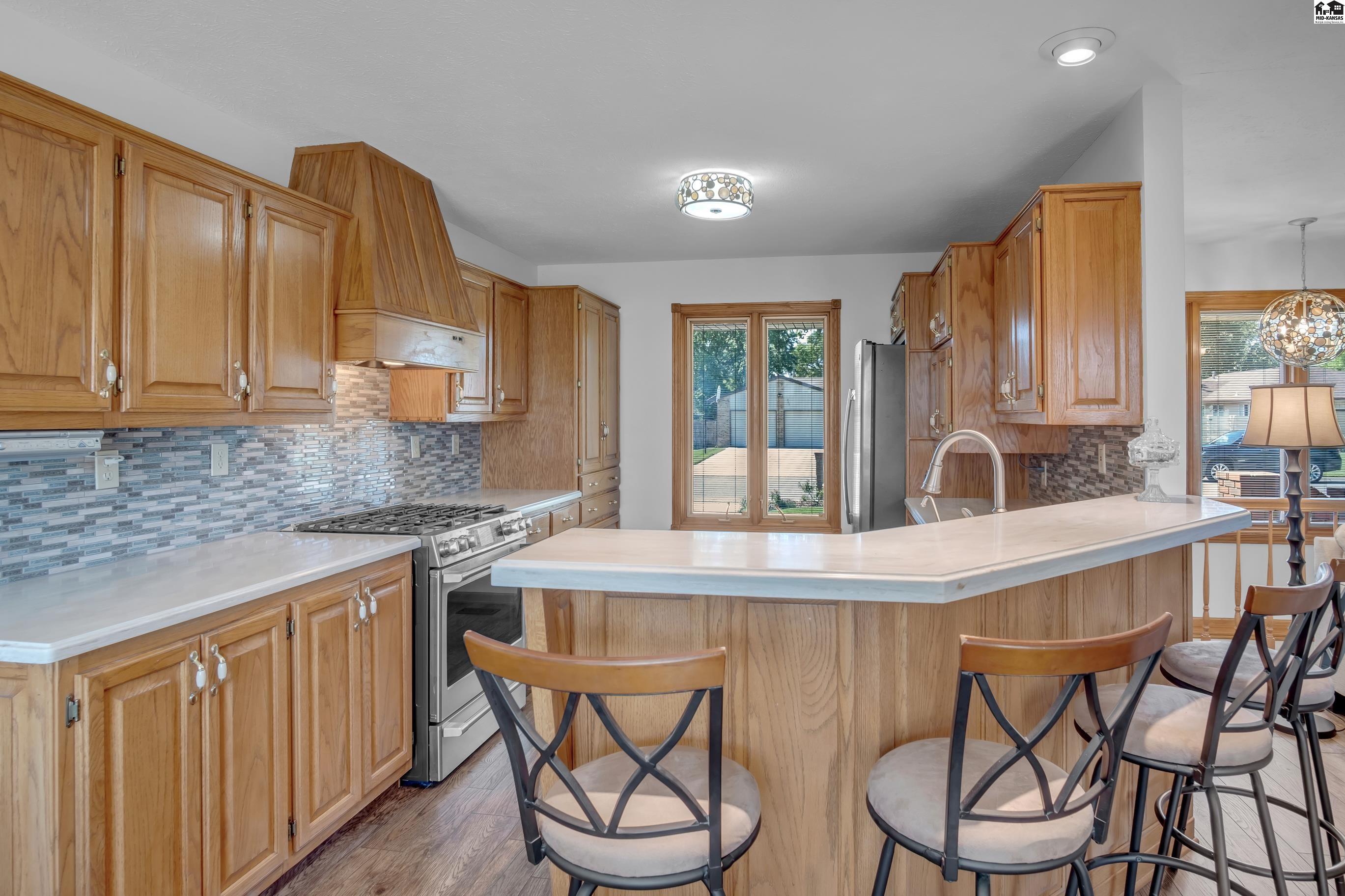 802 Idlewild Drive Hutchinson KS 67502