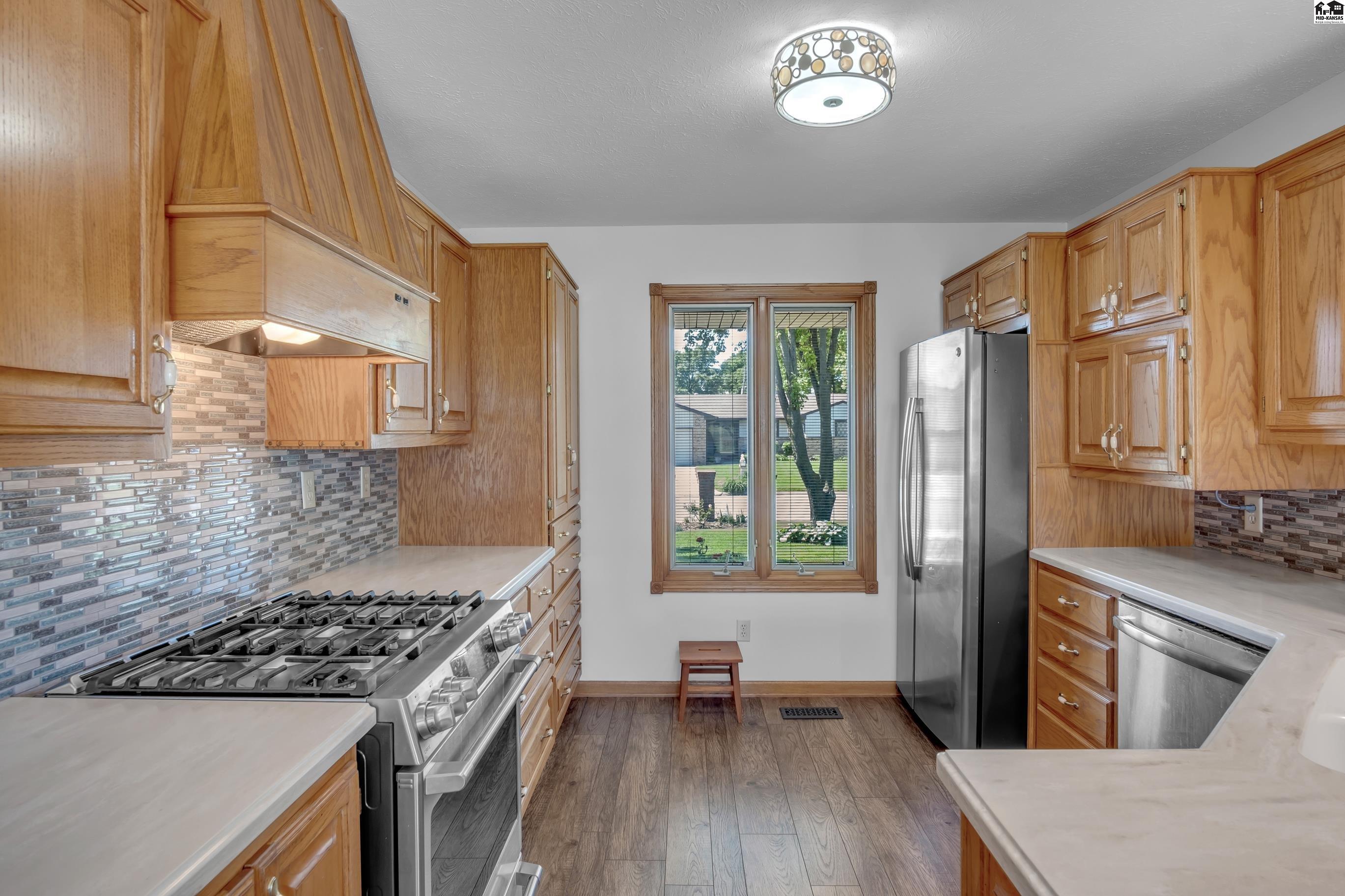 802 Idlewild Drive Hutchinson KS 67502