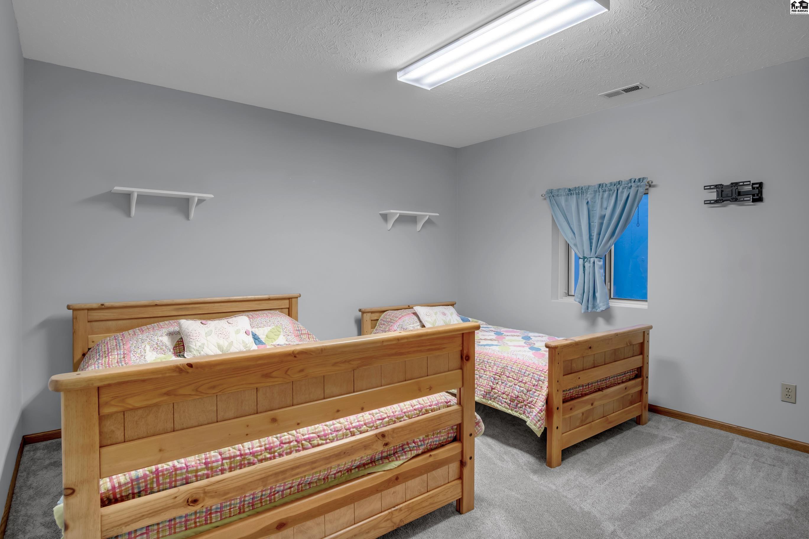 802 Idlewild Drive Hutchinson KS 67502