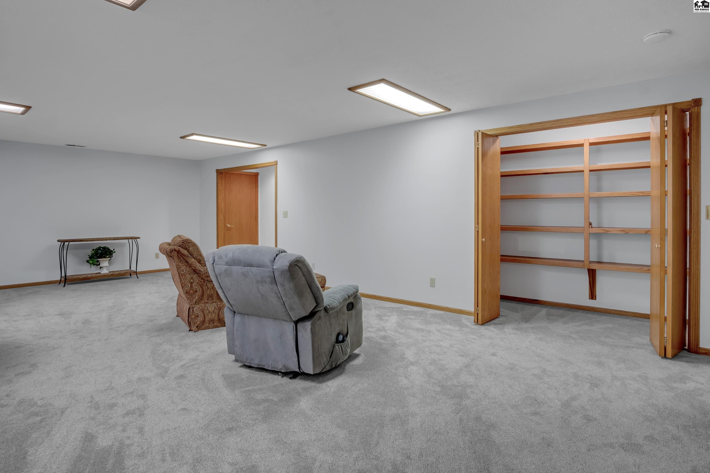 802 Idlewild Drive Hutchinson KS 67502