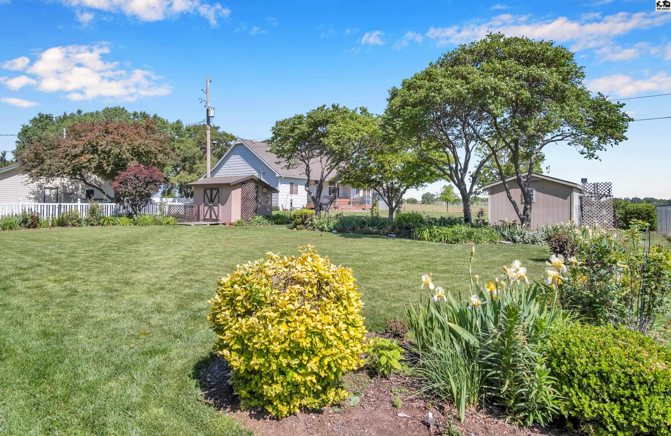 802 Idlewild Drive Hutchinson KS 67502