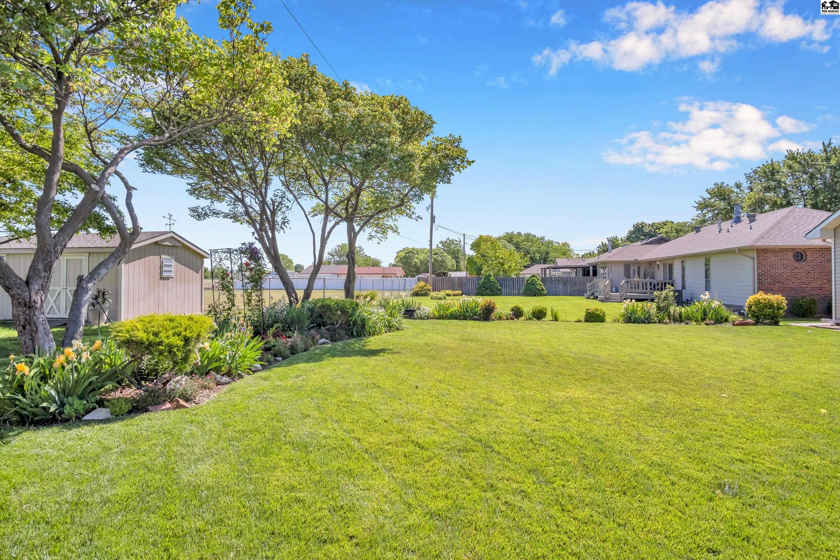 802 Idlewild Drive Hutchinson KS 67502