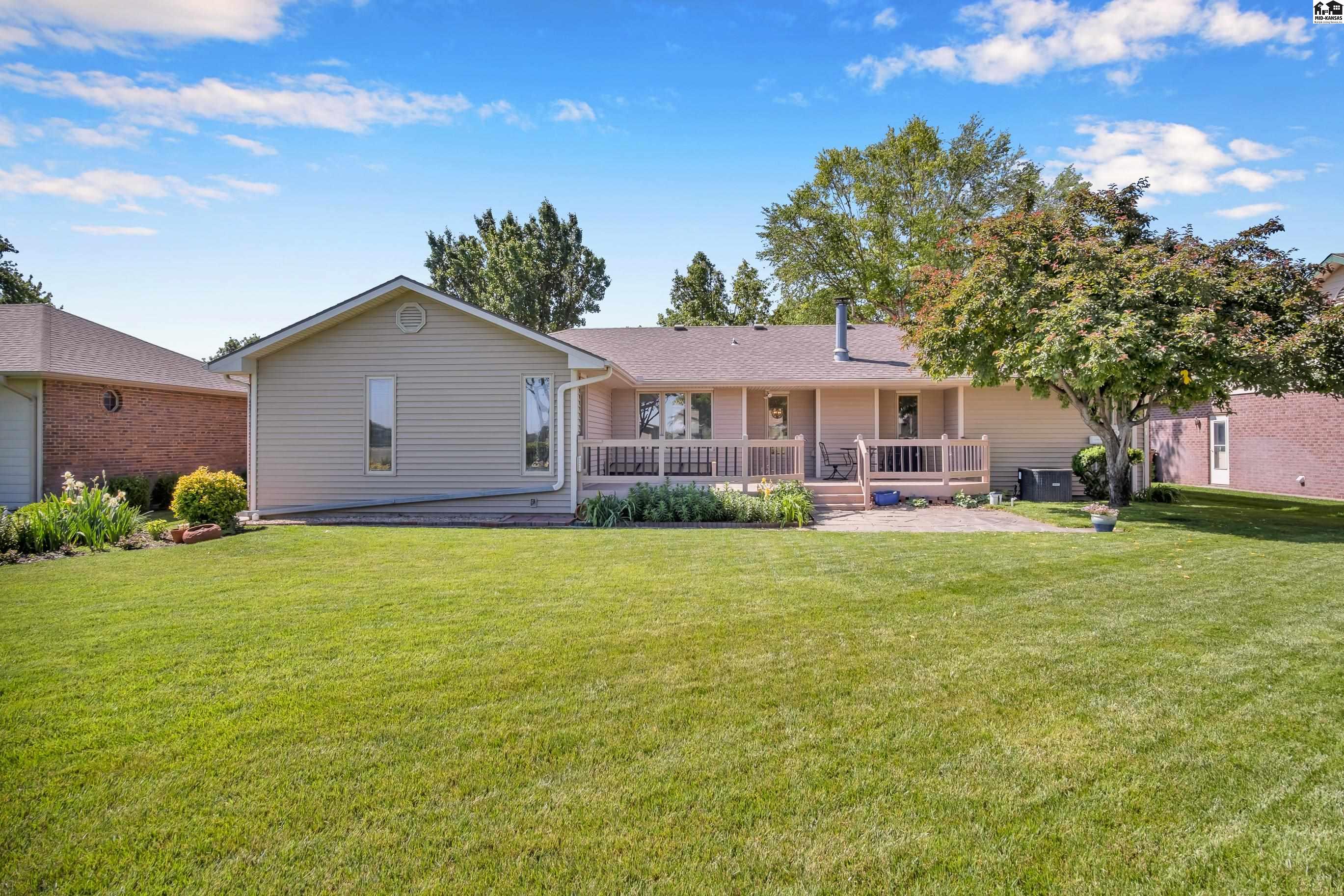 802 Idlewild Drive Hutchinson KS 67502