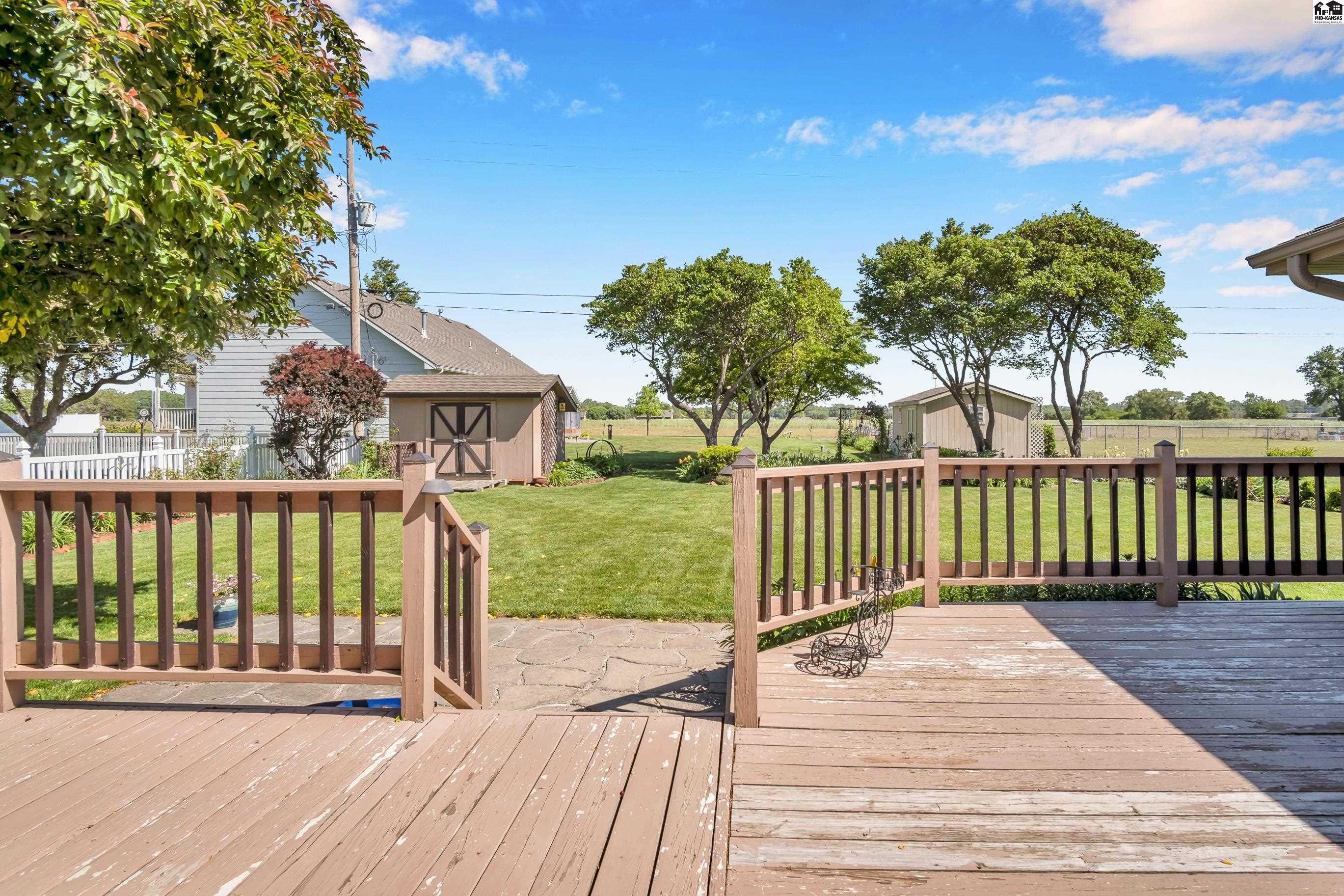 802 Idlewild Drive Hutchinson KS 67502