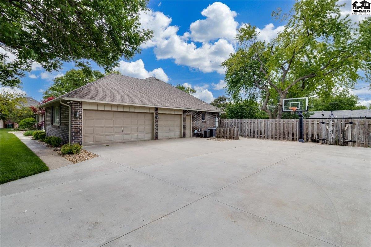 815 Bannock Burn Road Hutchinson KS 67502